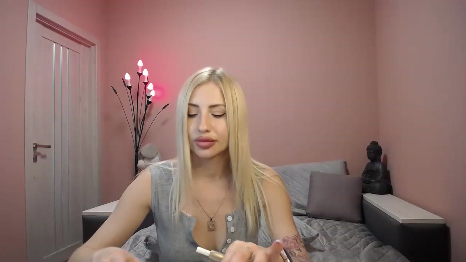 Gallery image thumbnail from KimKalash's myfreecams stream on, 05/24/2023, 13:08 image 18 of 20