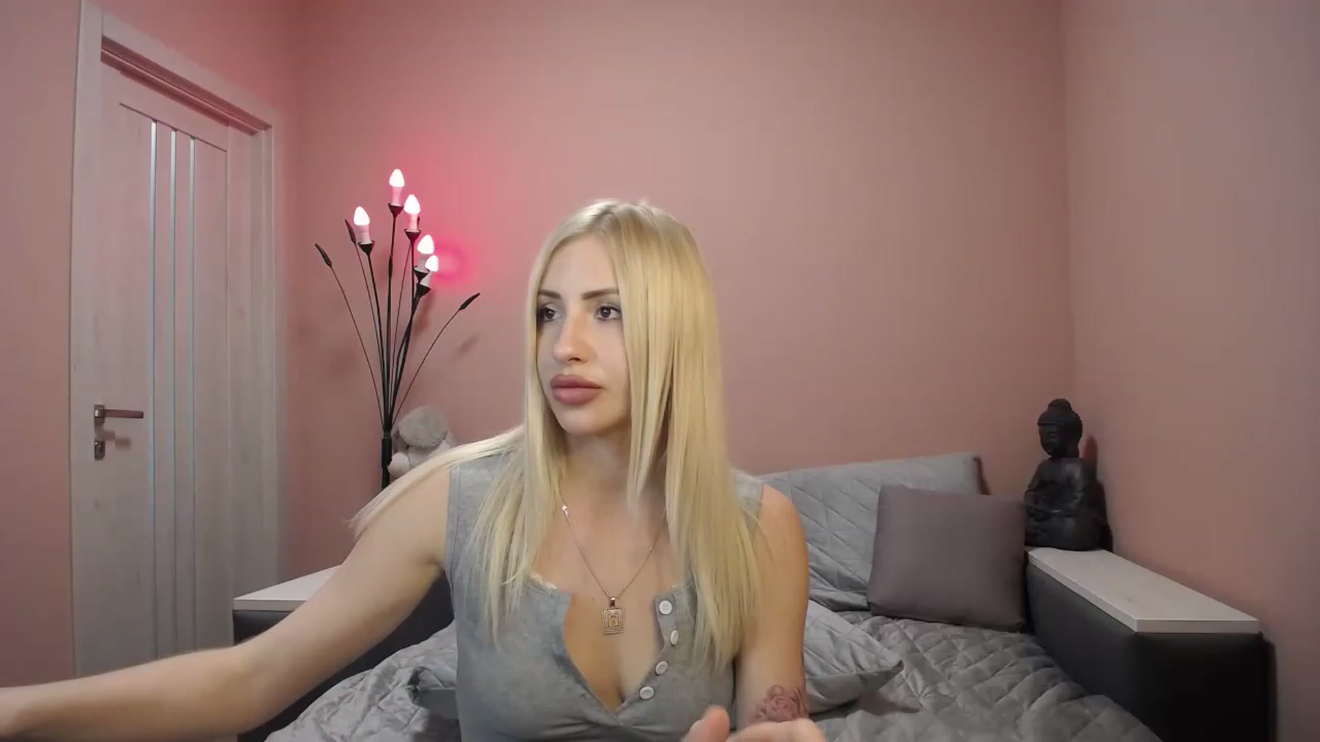 Gallery image thumbnail from KimKalash's myfreecams stream on, 05/24/2023, 13:08 image 12 of 20