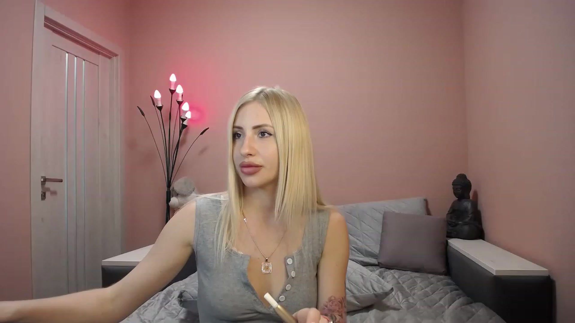 Gallery image thumbnail from KimKalash's myfreecams stream on, 05/24/2023, 13:08 image 16 of 20