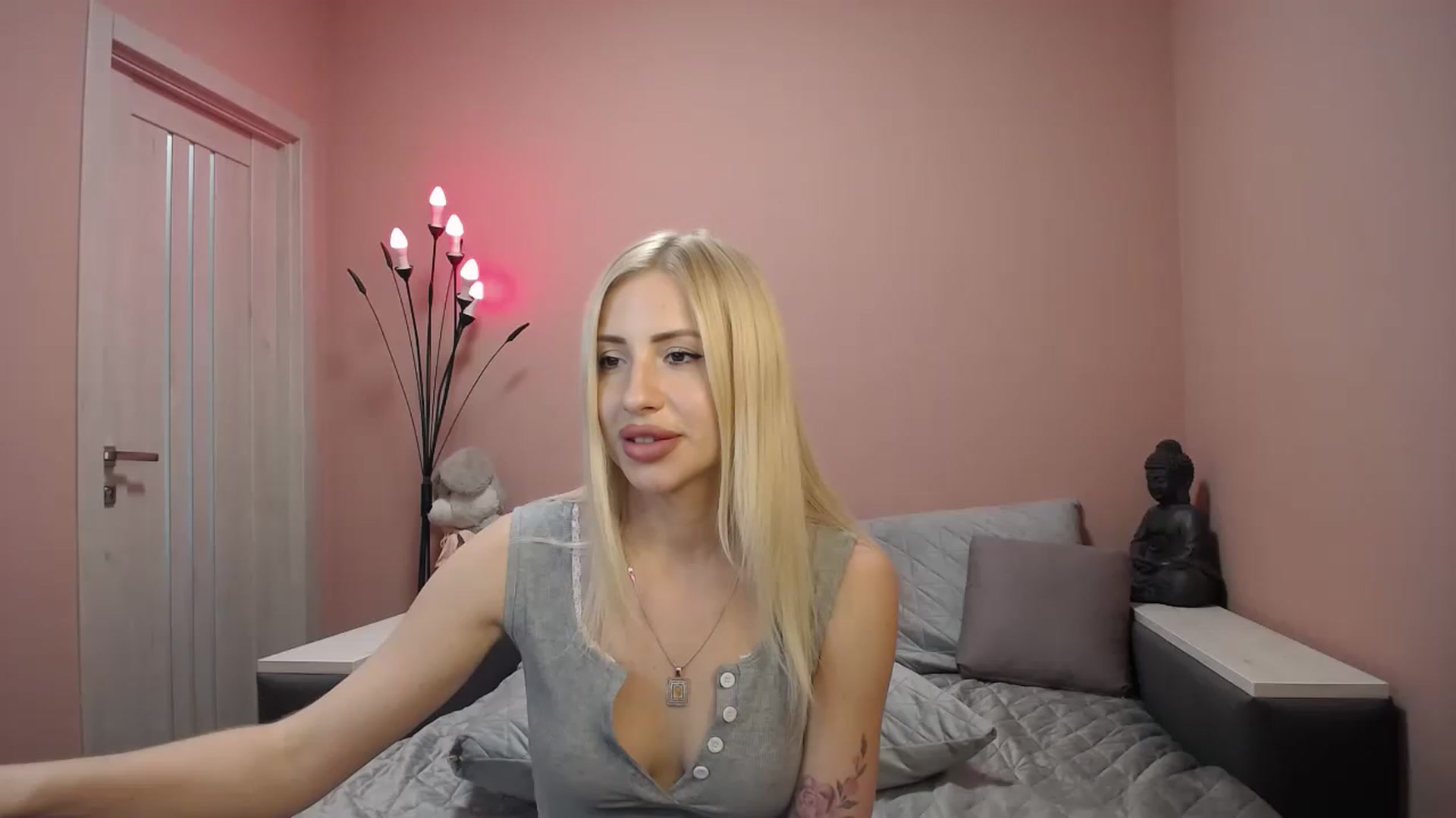 Gallery image thumbnail from KimKalash's myfreecams stream on, 05/24/2023, 13:08 image 2 of 20