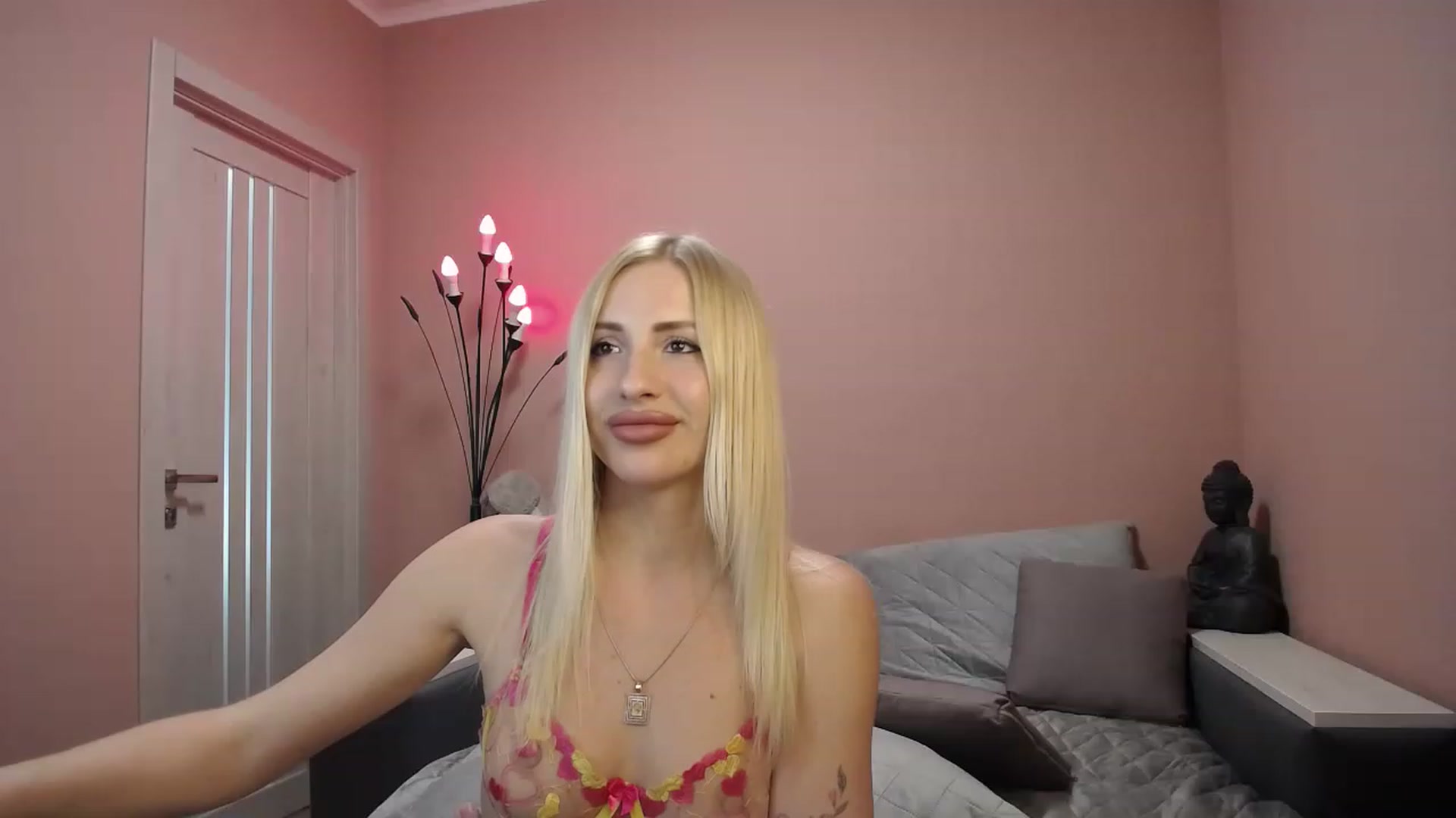Gallery image thumbnail from KimKalash's myfreecams stream on, 05/26/2023, 12:04 image 8 of 20