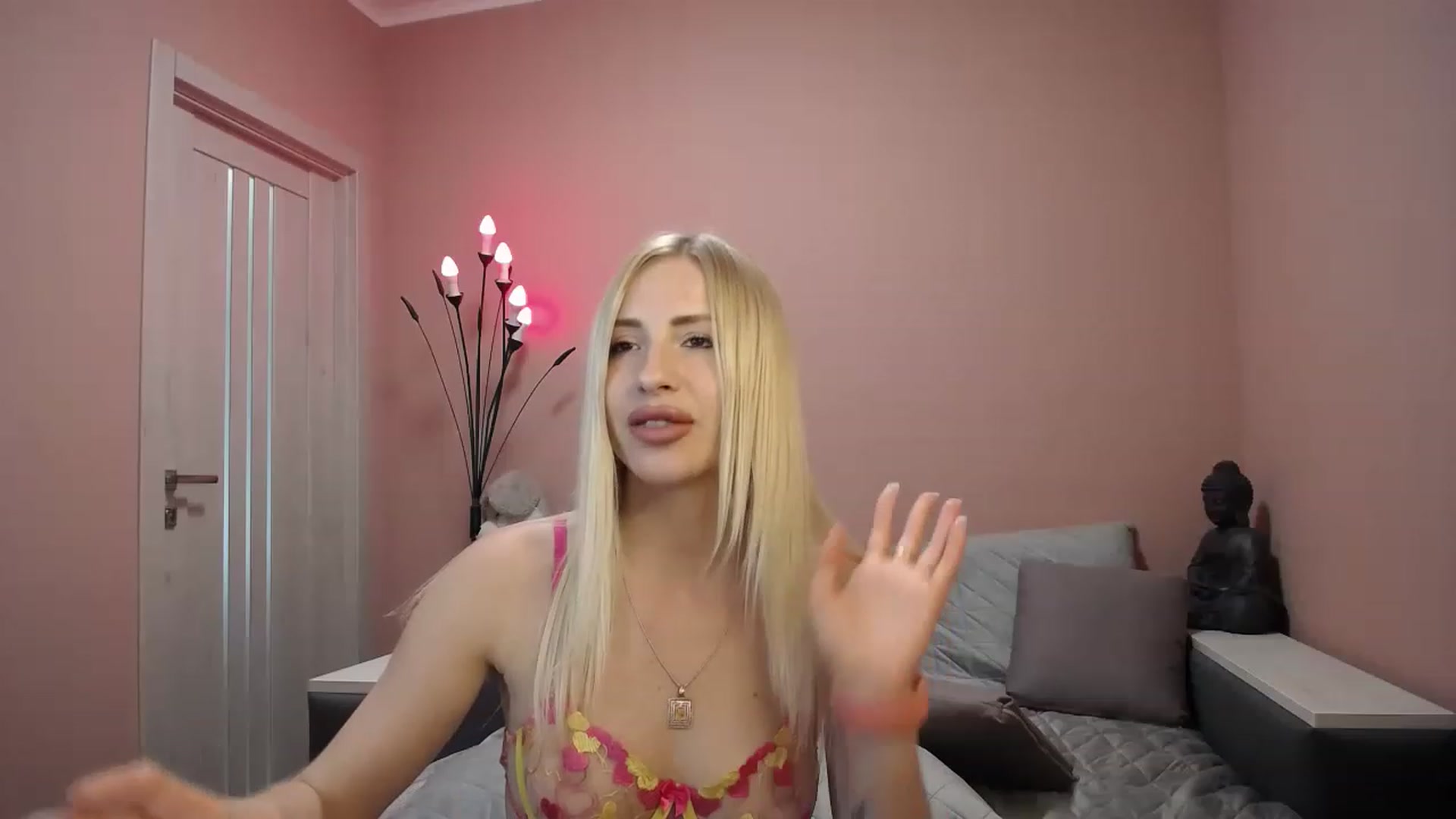 Gallery image thumbnail from KimKalash's myfreecams stream on, 05/26/2023, 12:04 image 14 of 20