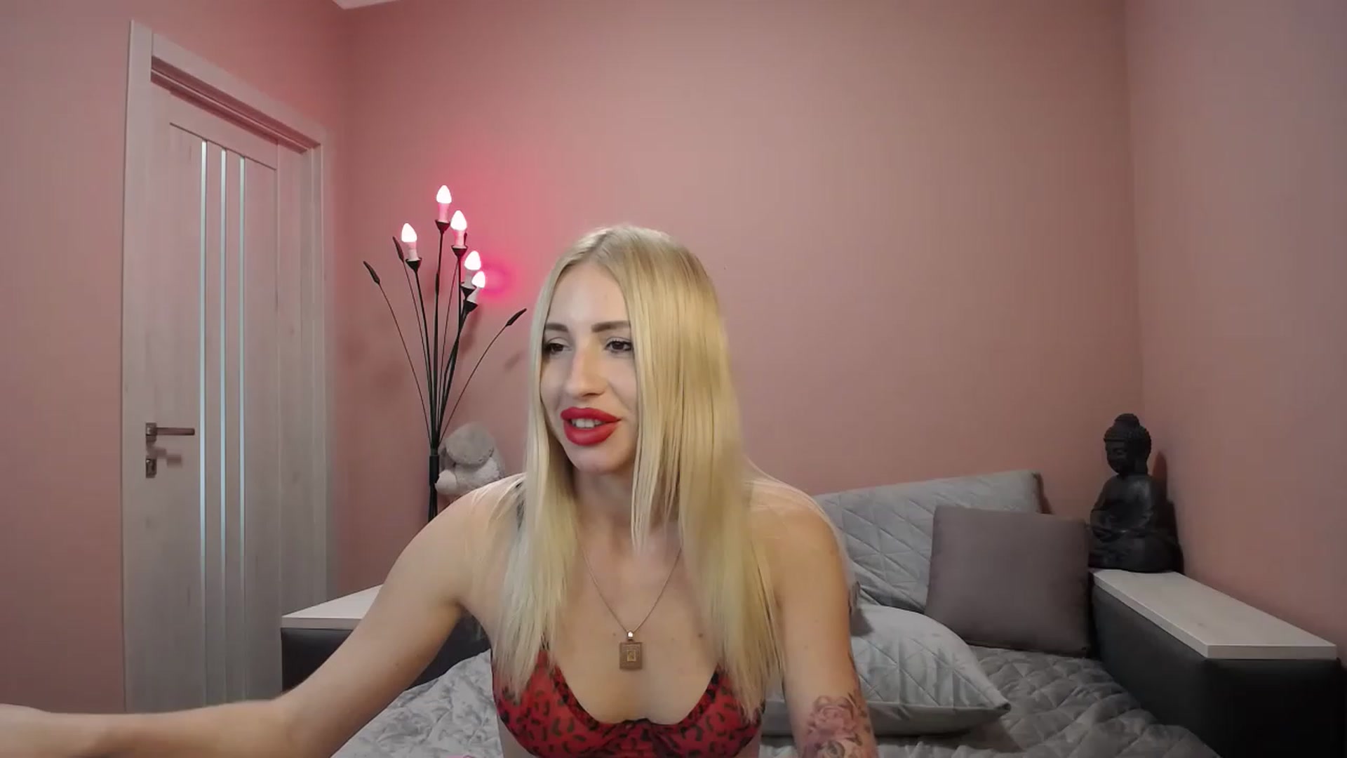 Gallery image thumbnail from KimKalash's myfreecams stream on, 05/27/2023, 10:12 image 1 of 20