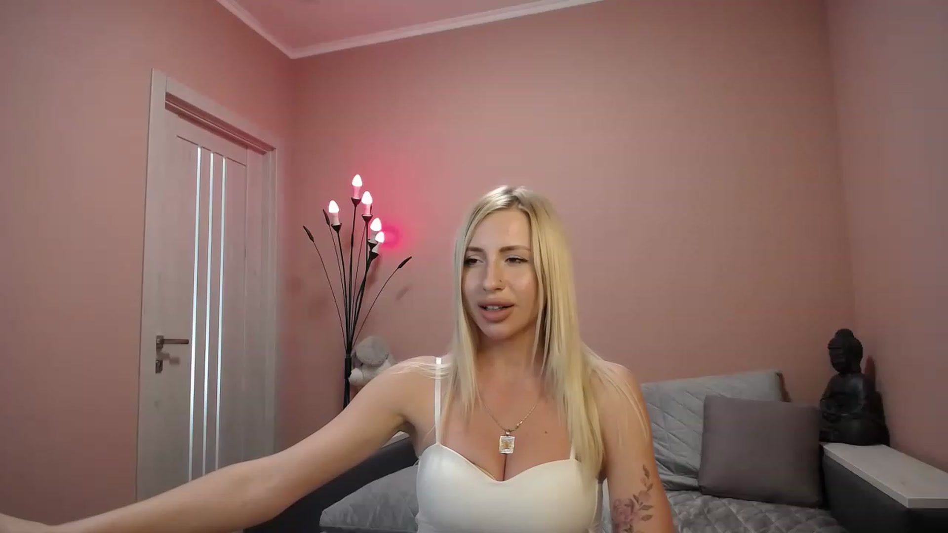 Gallery image thumbnail from KimKalash's myfreecams stream on, 05/28/2023, 12:59 image 9 of 20