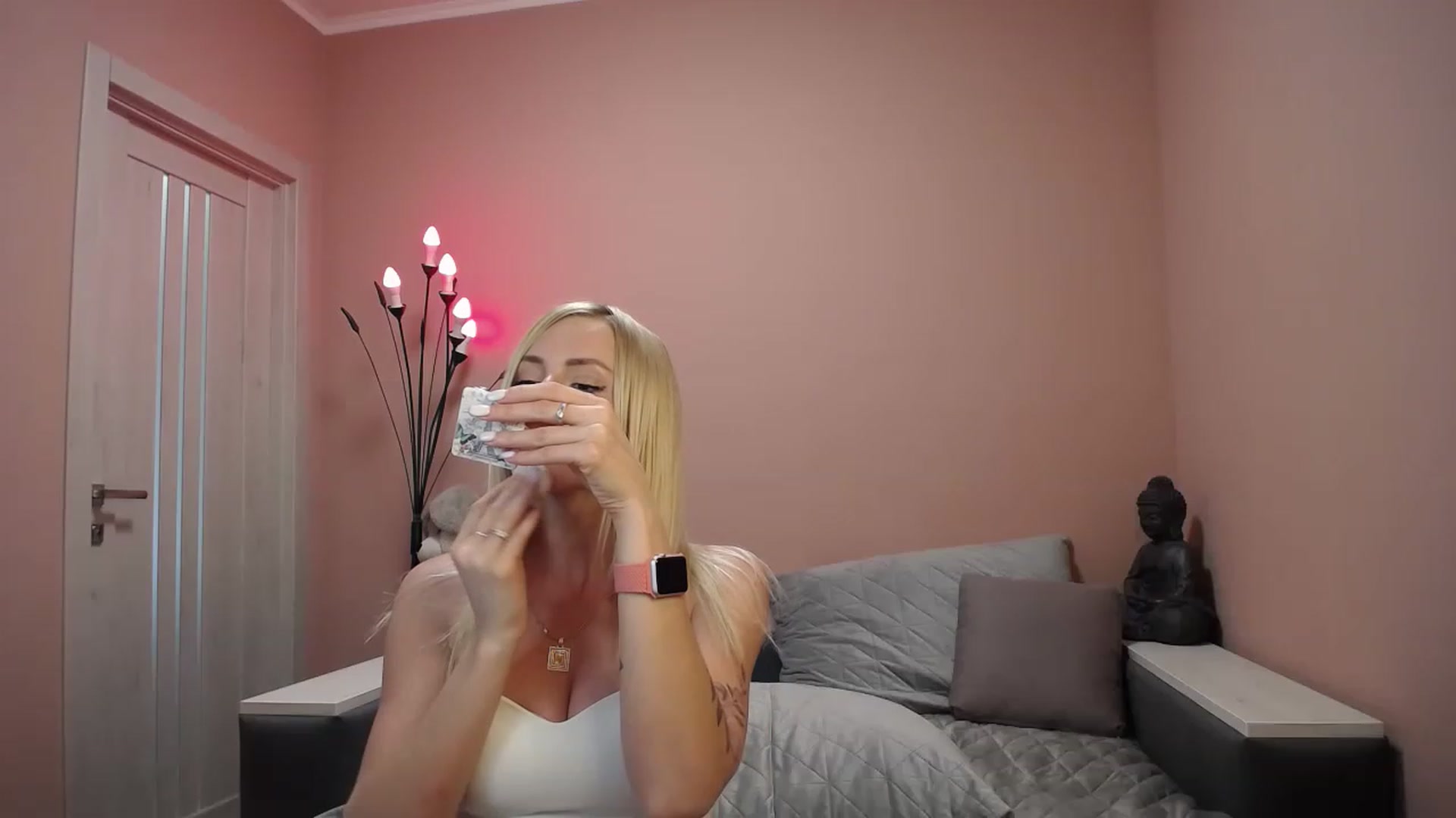 Gallery image thumbnail from KimKalash's myfreecams stream on, 05/28/2023, 12:59 image 18 of 20