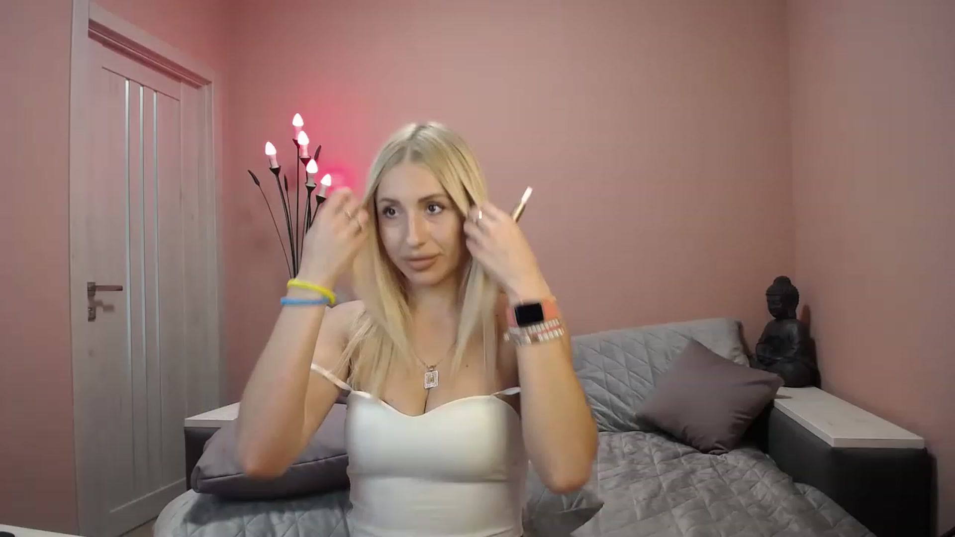 Gallery image thumbnail from KimKalash's myfreecams stream on, 06/03/2023, 10:47 image 1 of 20