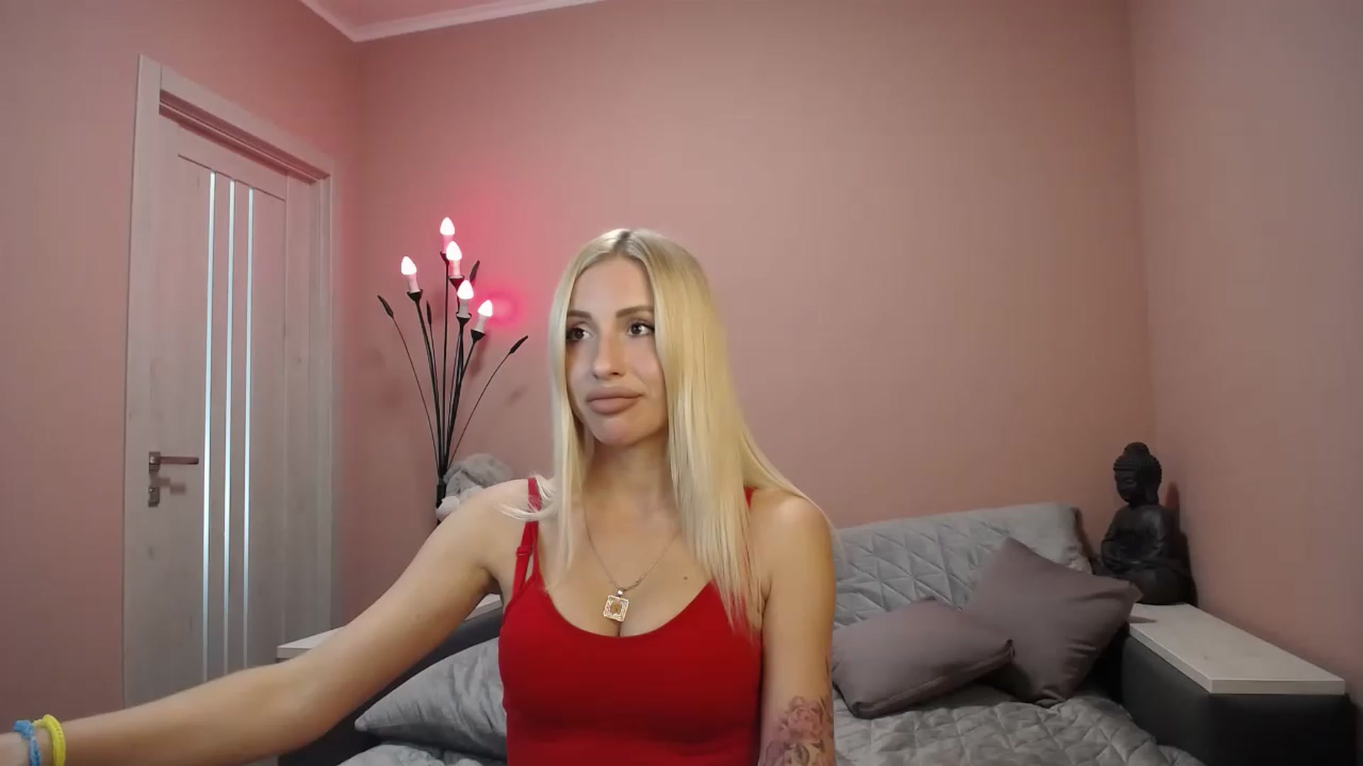 Gallery image thumbnail from KimKalash's myfreecams stream on, 06/04/2023, 08:50 image 7 of 20