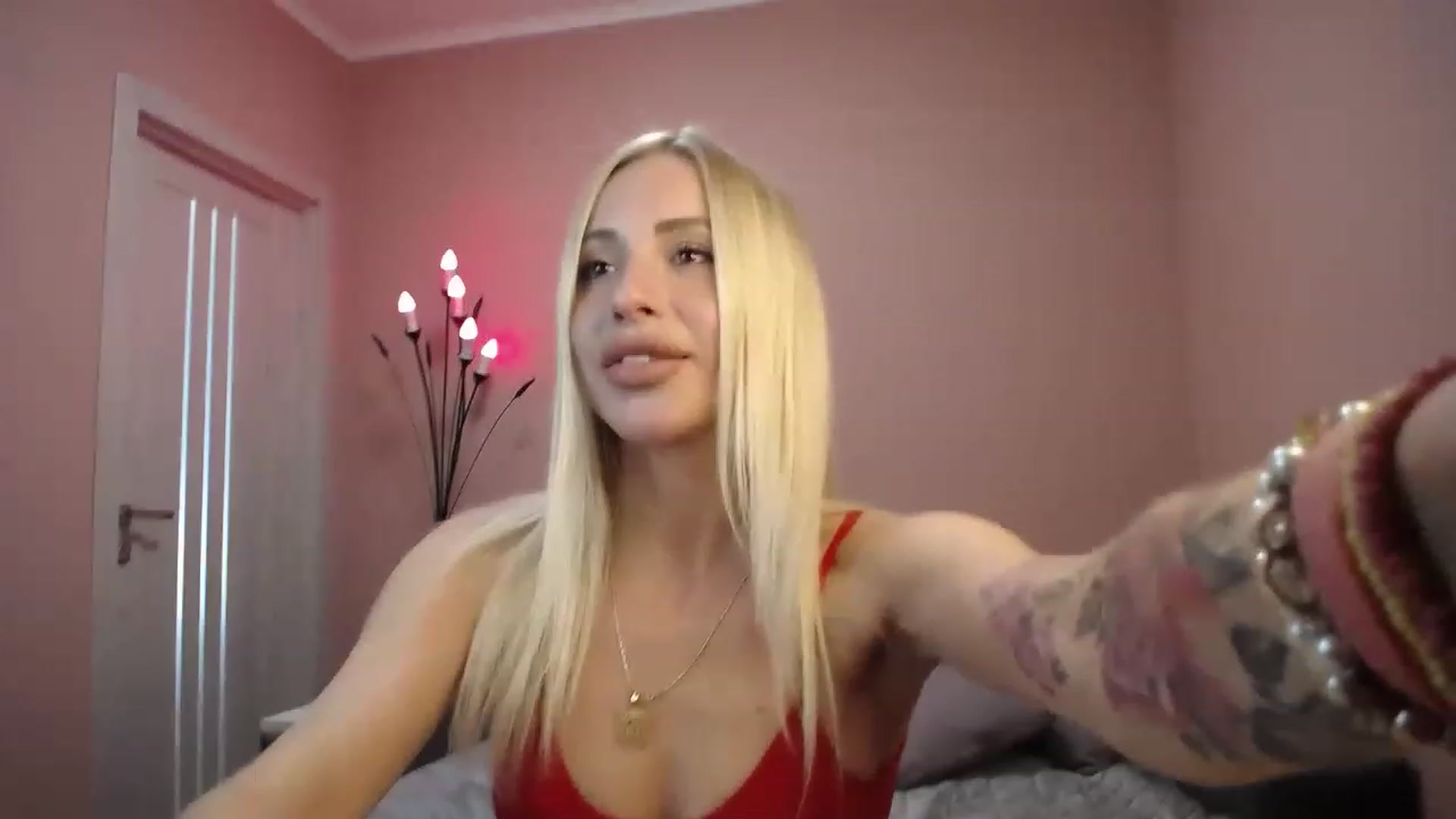 Gallery image thumbnail from KimKalash's myfreecams stream on, 06/04/2023, 10:44 image 7 of 20