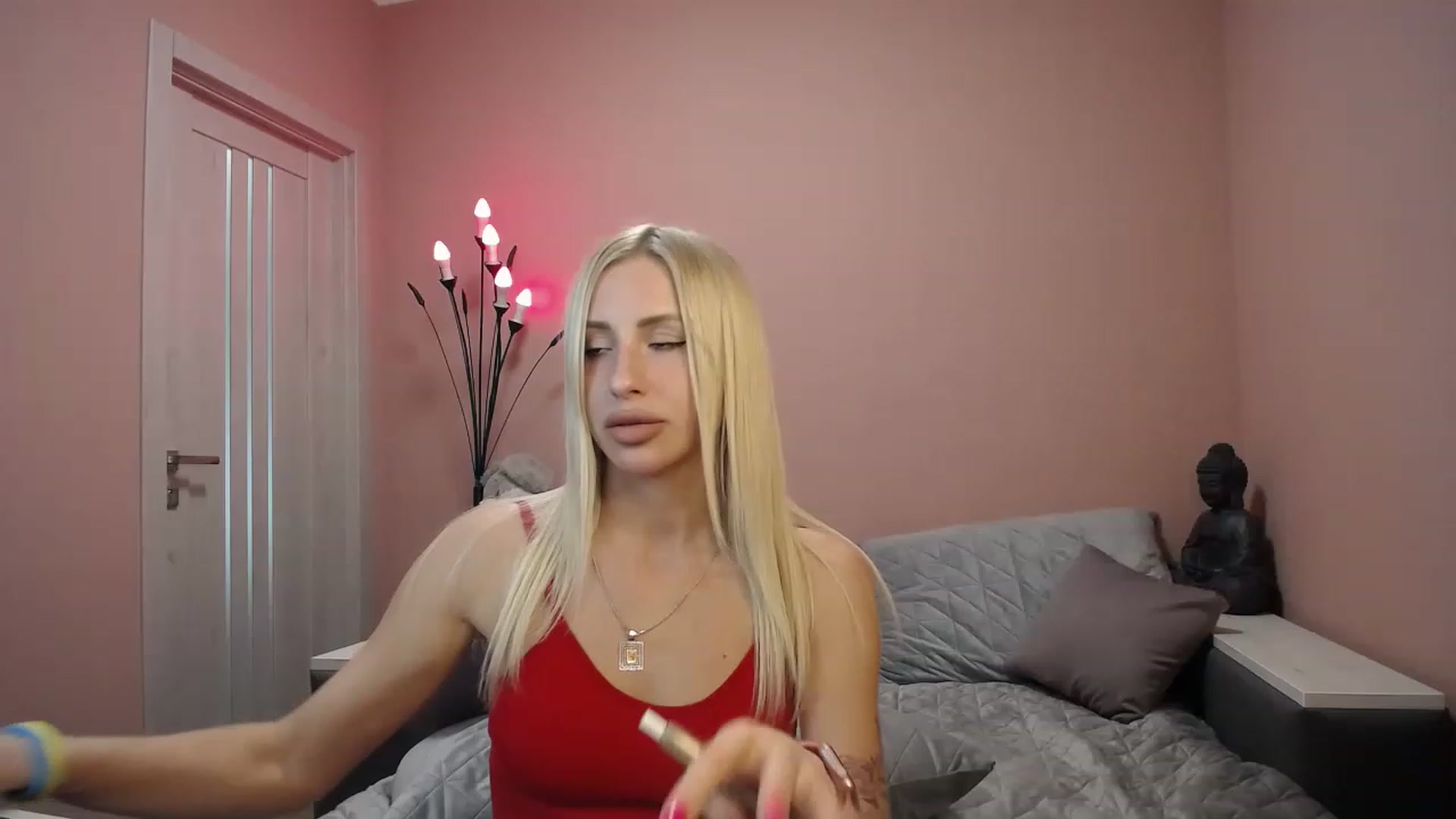 Gallery image thumbnail from KimKalash's myfreecams stream on, 06/04/2023, 11:55 image 19 of 20