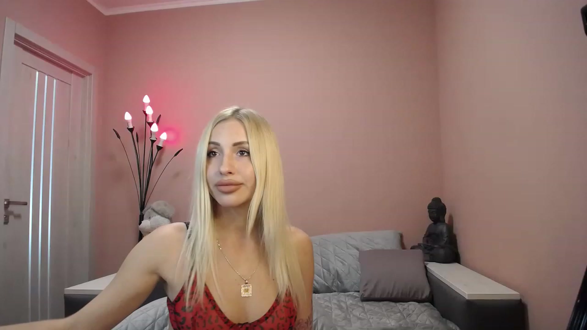 Gallery image thumbnail from KimKalash's myfreecams stream on, 06/06/2023, 09:00 image 16 of 20