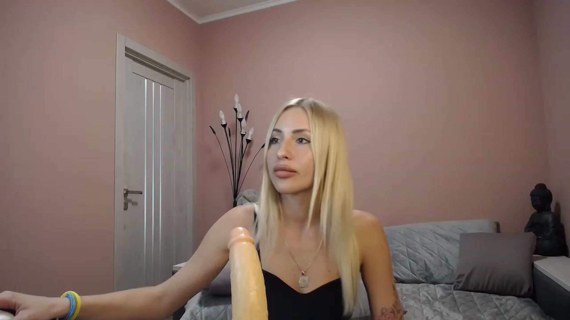 Gallery image thumbnail from KimKalash's myfreecams stream on, 06/07/2023, 12:13 image 15 of 20