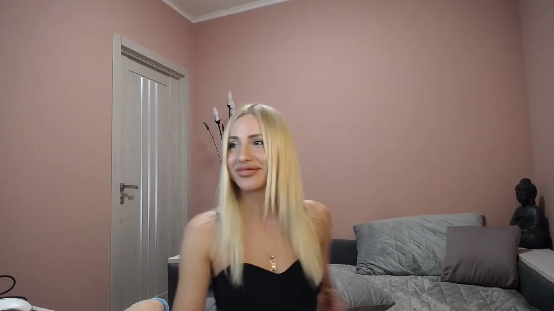 Gallery image thumbnail from KimKalash's myfreecams stream on, 06/07/2023, 12:13 image 18 of 20