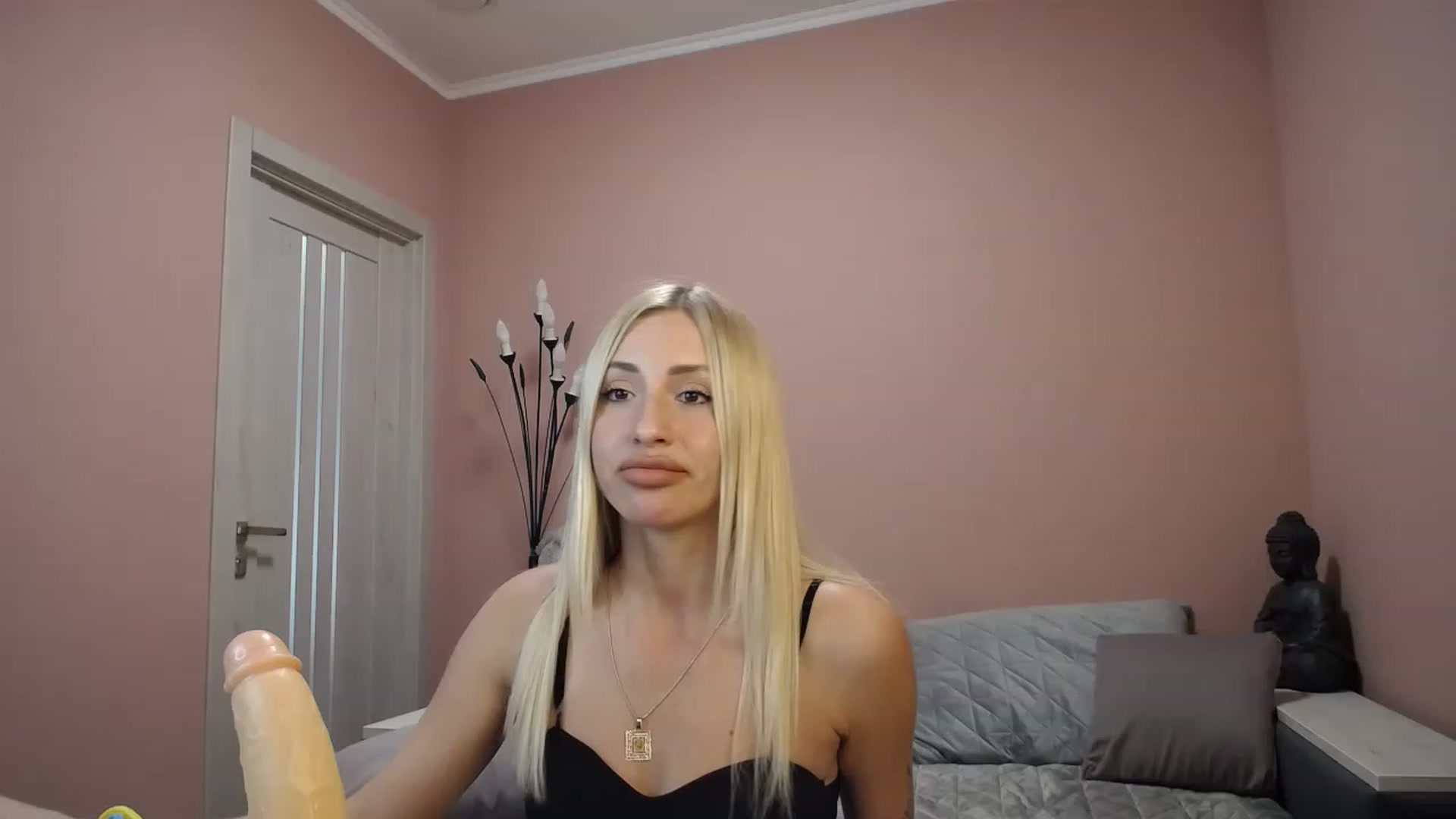 Gallery image thumbnail from KimKalash's myfreecams stream on, 06/07/2023, 12:13 image 11 of 20