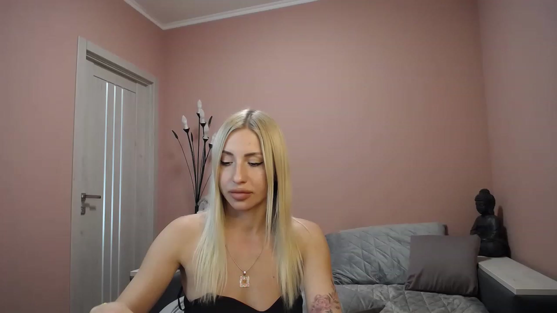 Gallery image thumbnail from KimKalash's myfreecams stream on, 06/07/2023, 12:48 image 13 of 20