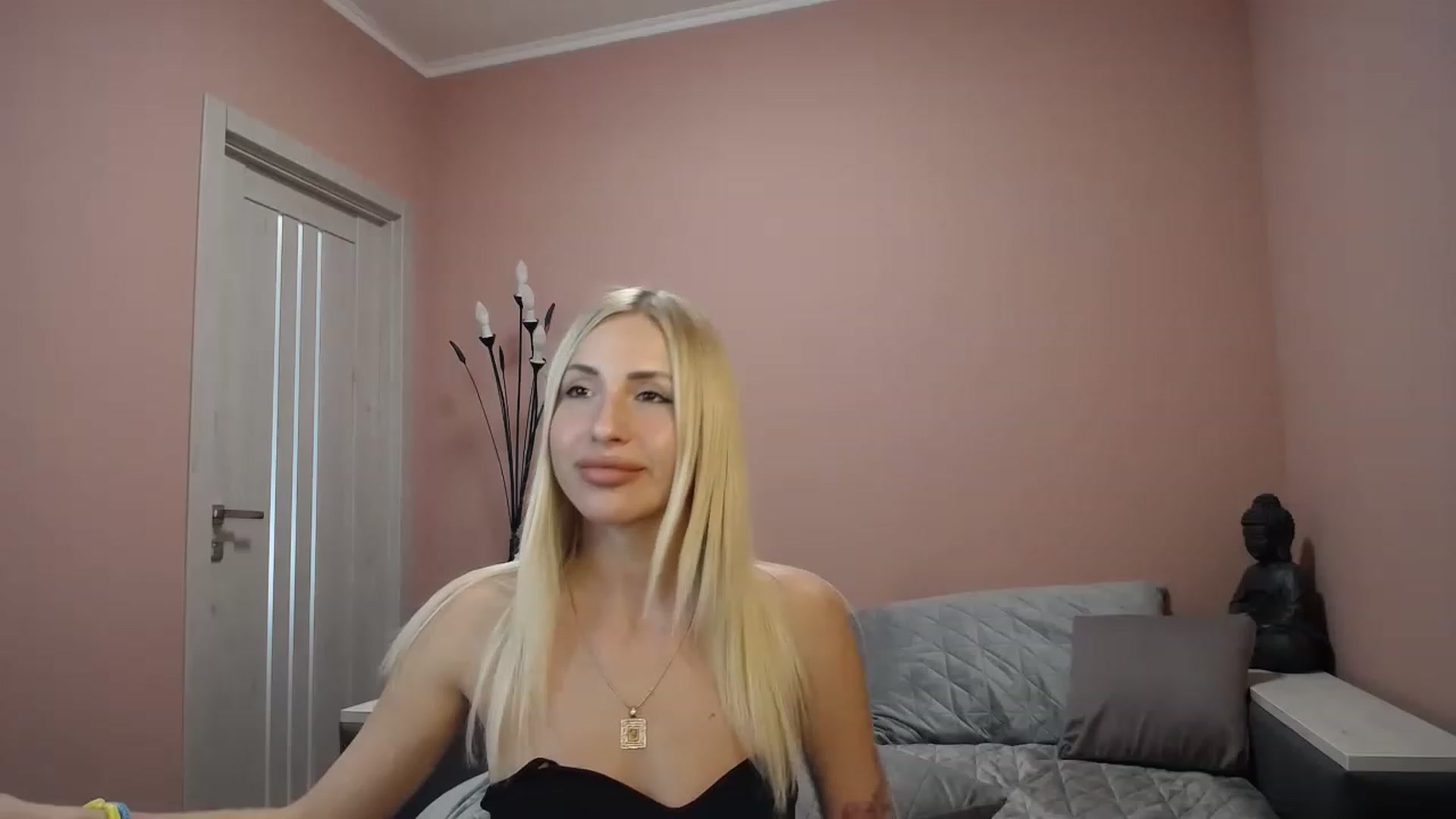 Gallery image thumbnail from KimKalash's myfreecams stream on, 06/07/2023, 12:48 image 16 of 20