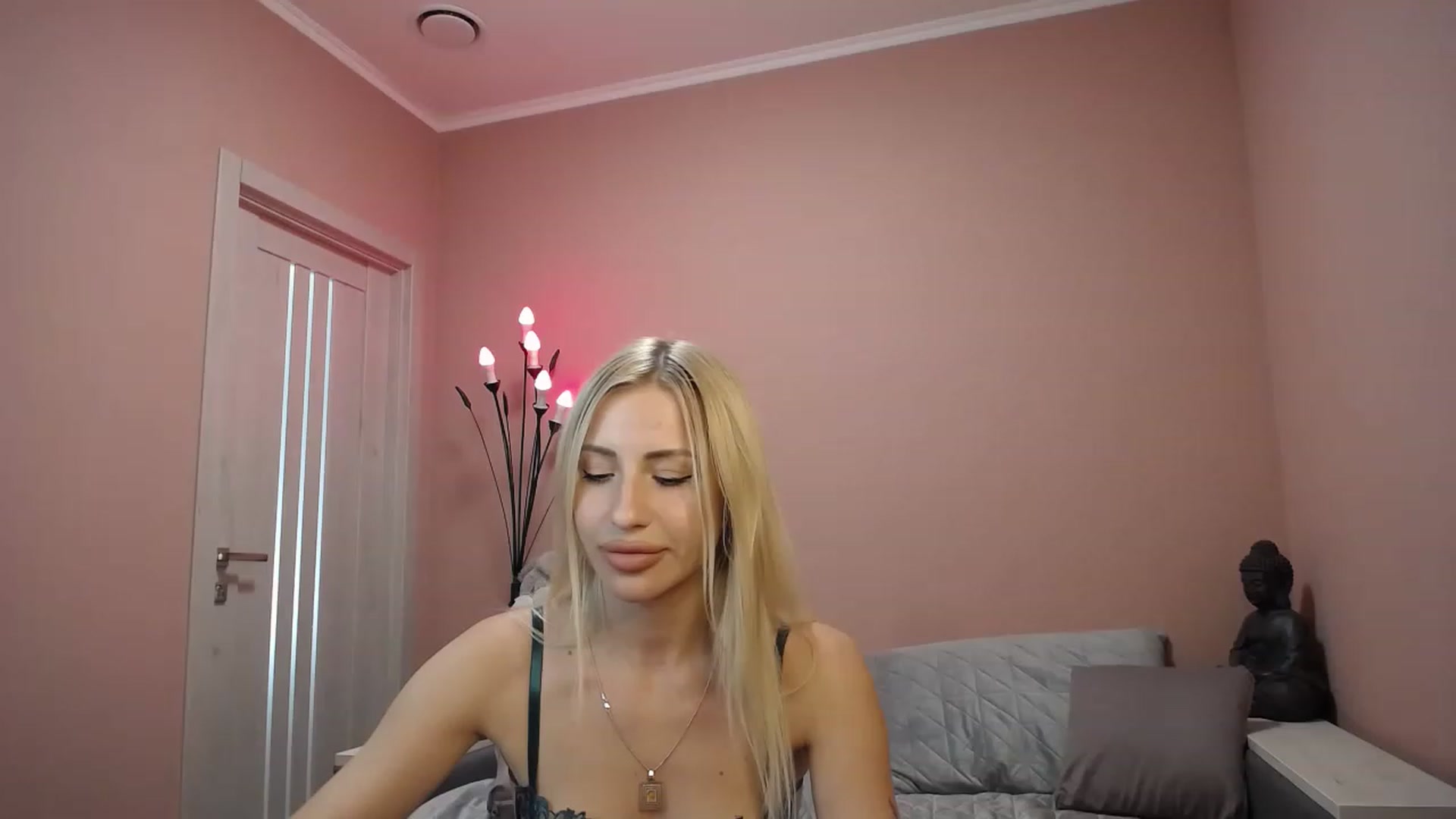 Gallery image thumbnail from KimKalash's myfreecams stream on, 06/09/2023, 12:17 image 10 of 20