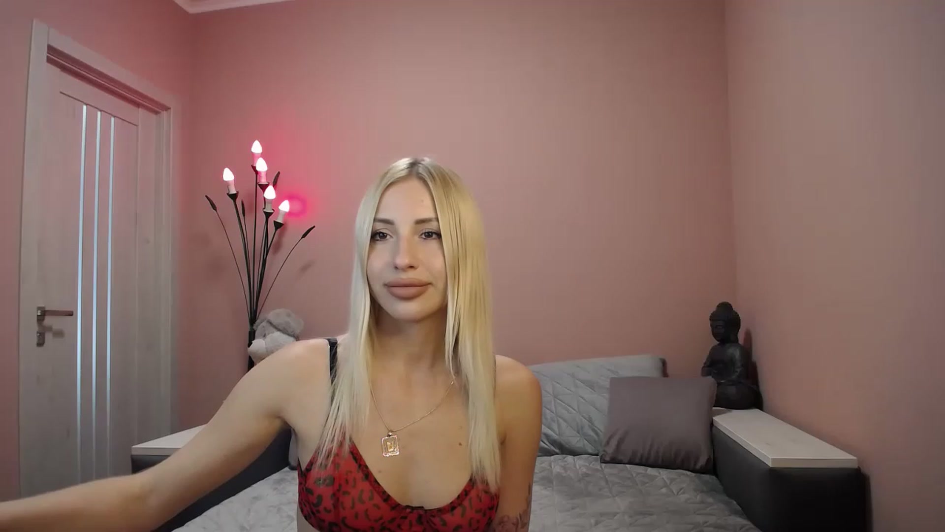 Gallery image thumbnail from KimKalash's myfreecams stream on, 06/10/2023, 08:23 image 15 of 20