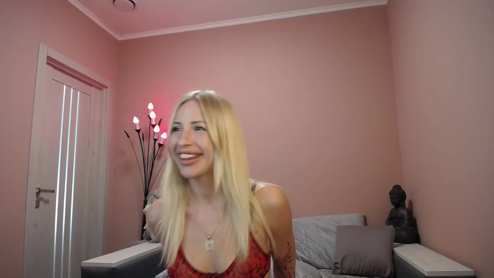 Gallery image thumbnail from KimKalash's myfreecams stream on, 06/10/2023, 11:04 image 18 of 20