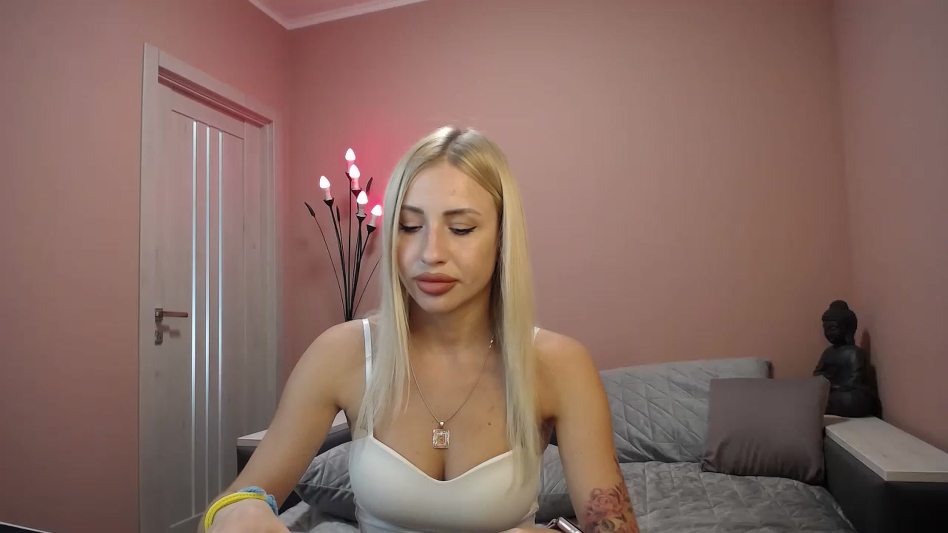 Gallery image thumbnail from KimKalash's myfreecams stream on, 06/12/2023, 10:41 image 5 of 20