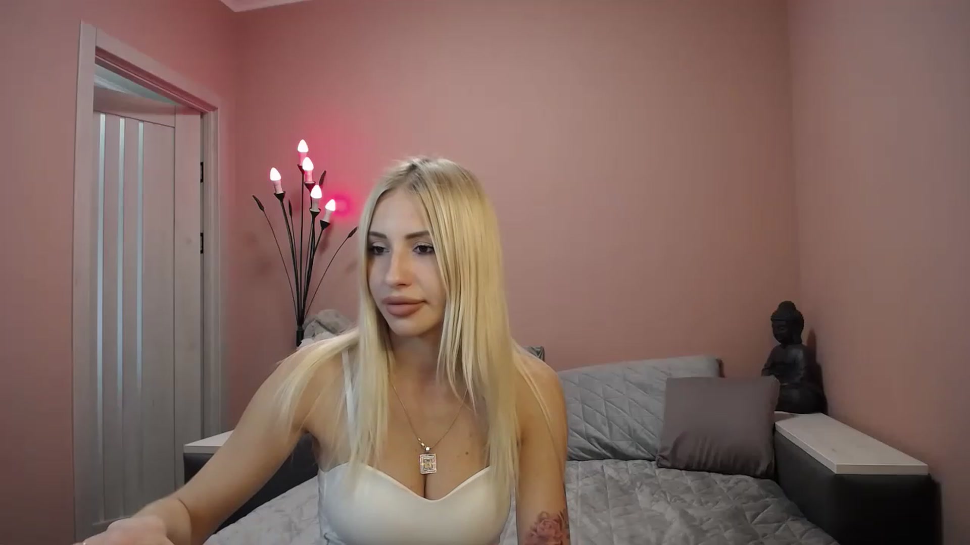Gallery image thumbnail from KimKalash's myfreecams stream on, 06/14/2023, 08:22 image 8 of 20