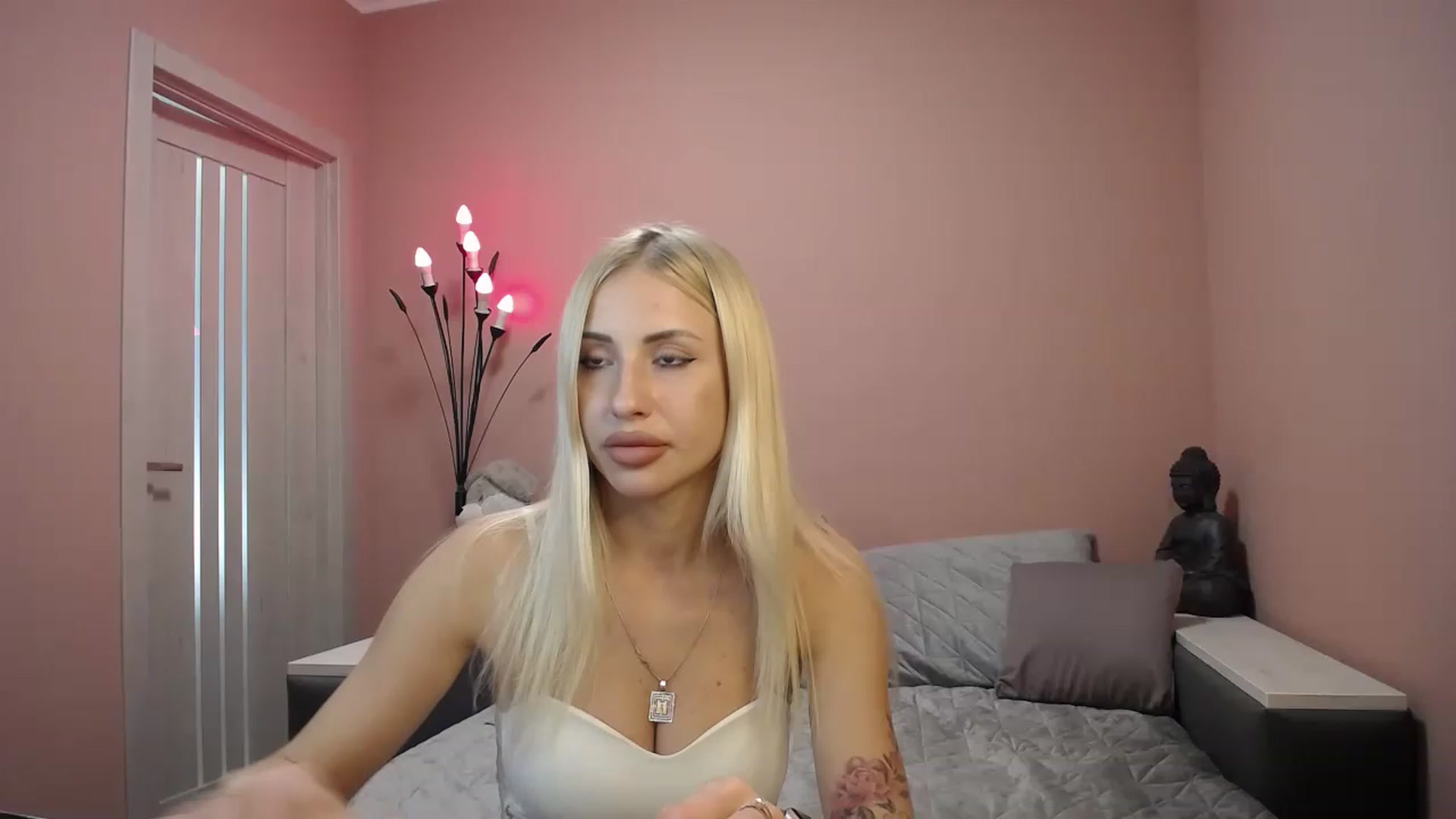 Gallery image thumbnail from KimKalash's myfreecams stream on, 06/14/2023, 10:20 image 1 of 20