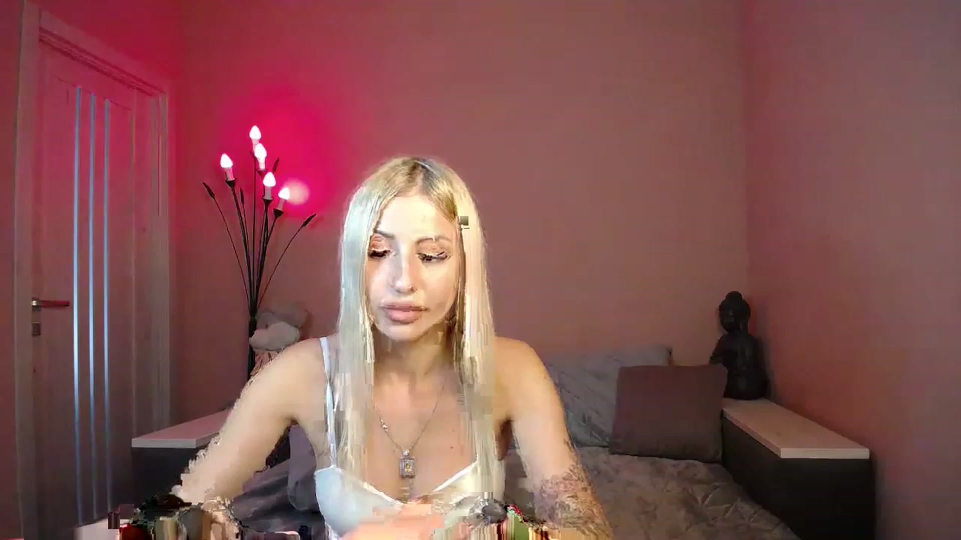 Gallery image thumbnail from KimKalash's myfreecams stream on, 06/14/2023, 10:59 image 20 of 20