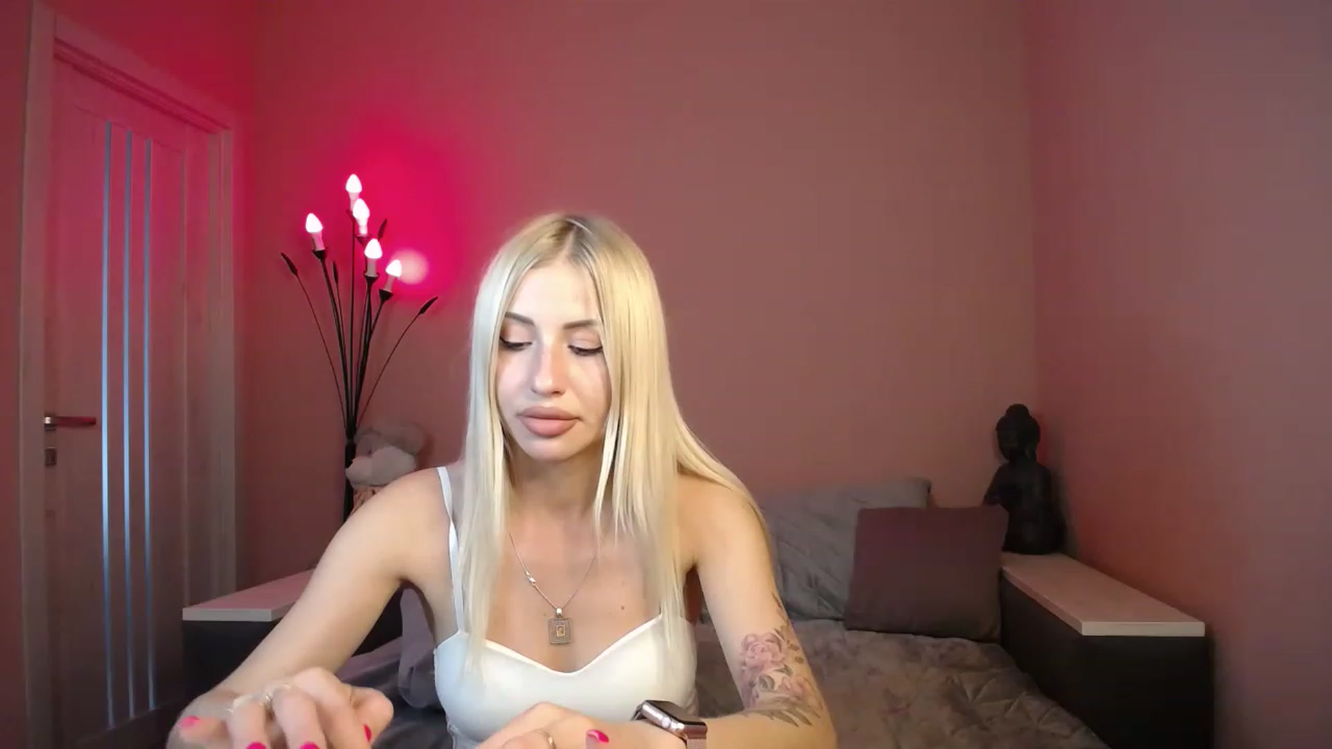 Gallery image thumbnail from KimKalash's myfreecams stream on, 06/14/2023, 10:59 image 17 of 20