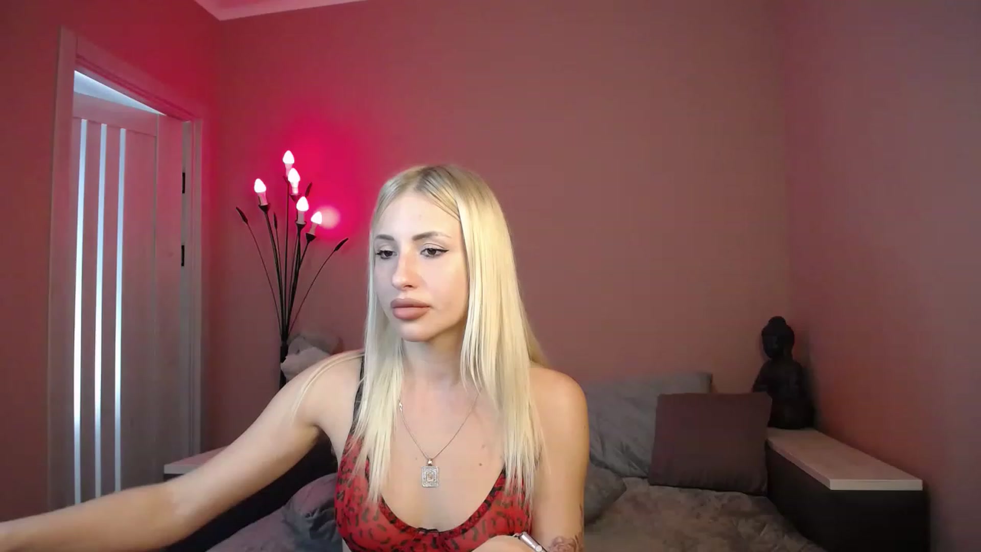 Gallery image thumbnail from KimKalash's myfreecams stream on, 06/14/2023, 12:17 image 20 of 20