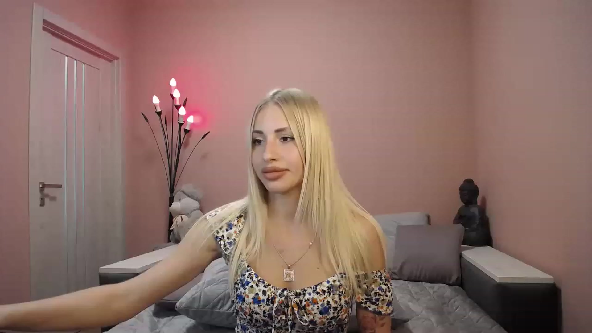 Gallery image thumbnail from KimKalash's myfreecams stream on, 06/16/2023, 13:29 image 10 of 20