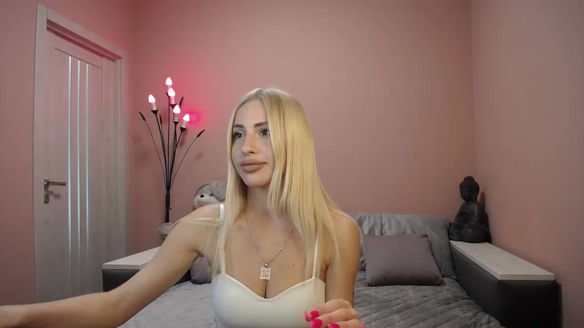 Gallery image thumbnail from KimKalash's myfreecams stream on, 06/17/2023, 09:03 image 13 of 20