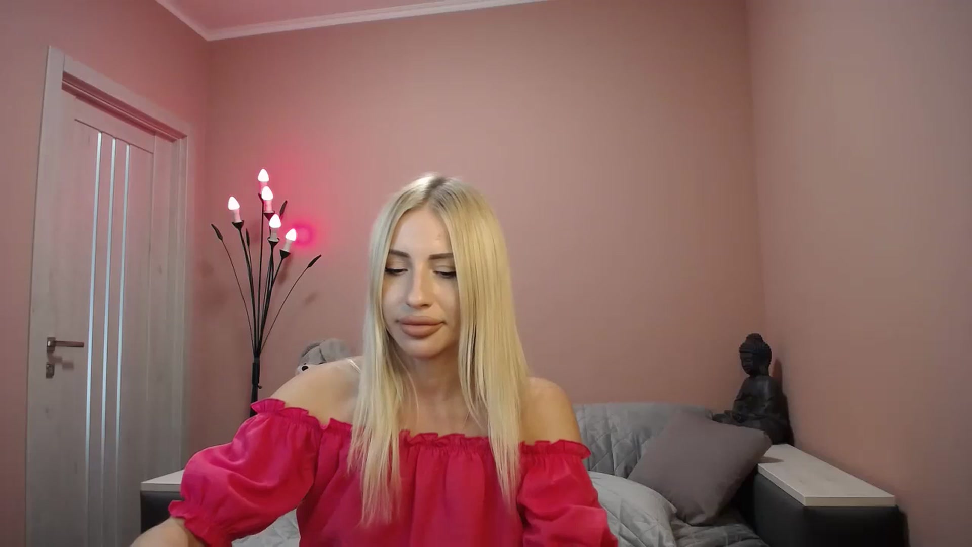 Gallery image thumbnail from KimKalash's myfreecams stream on, 06/18/2023, 09:26 image 12 of 20