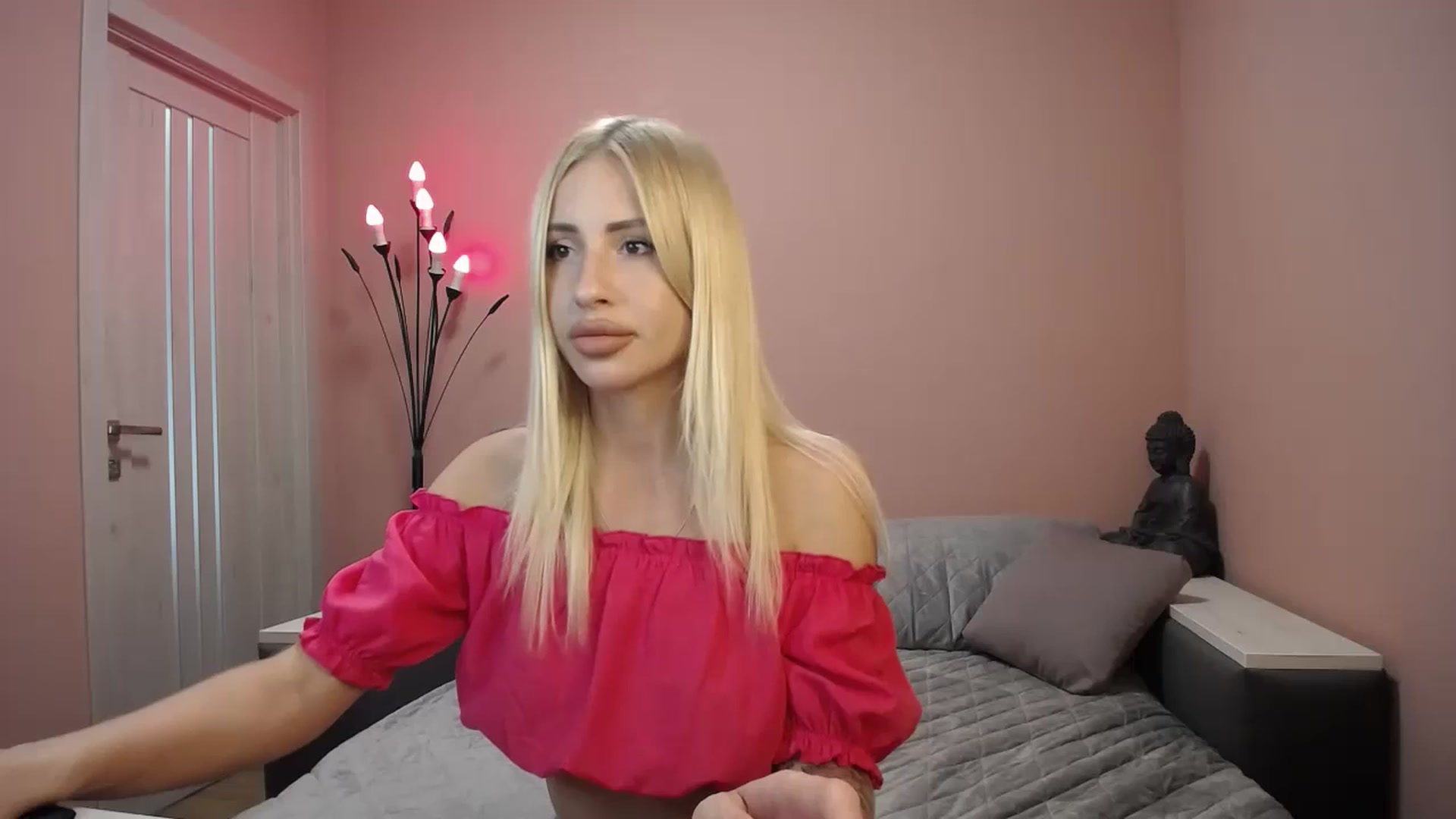 Gallery image thumbnail from KimKalash's myfreecams stream on, 06/18/2023, 09:26 image 3 of 20