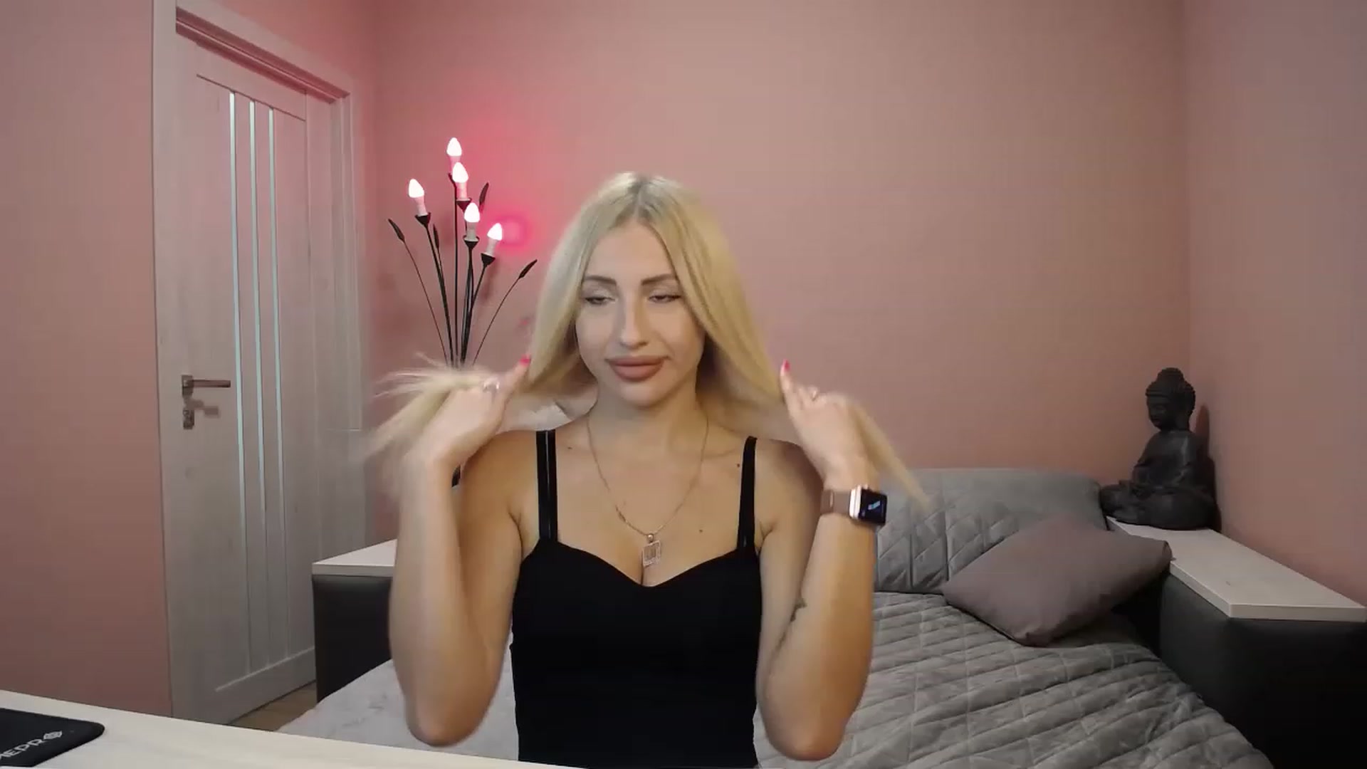 Gallery image thumbnail from KimKalash's myfreecams stream on, 06/19/2023, 08:33 image 16 of 20