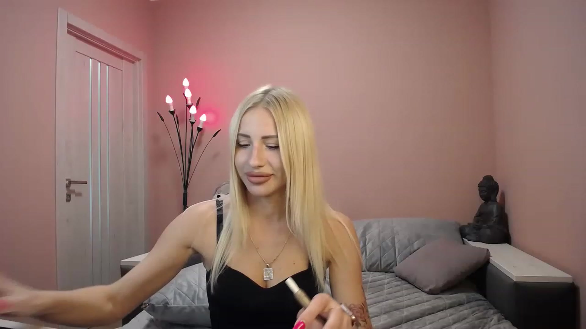 Gallery image thumbnail from KimKalash's myfreecams stream on, 06/19/2023, 09:39 image 5 of 20