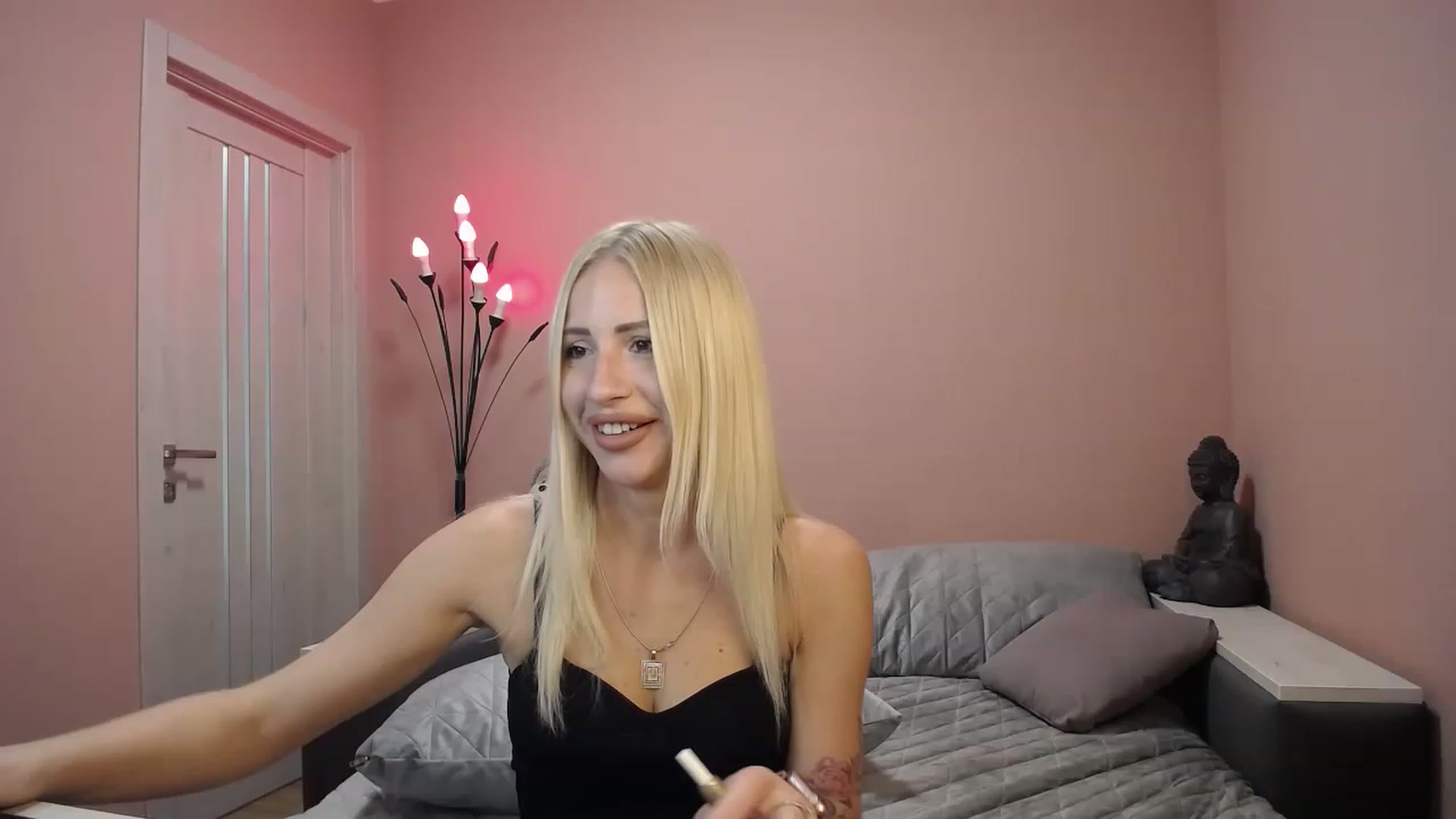 Gallery image thumbnail from KimKalash's myfreecams stream on, 06/19/2023, 09:39 image 1 of 20