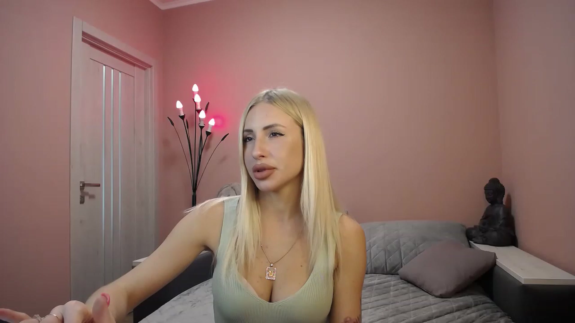 Gallery image thumbnail from KimKalash's myfreecams stream on, 06/20/2023, 09:08 image 5 of 20