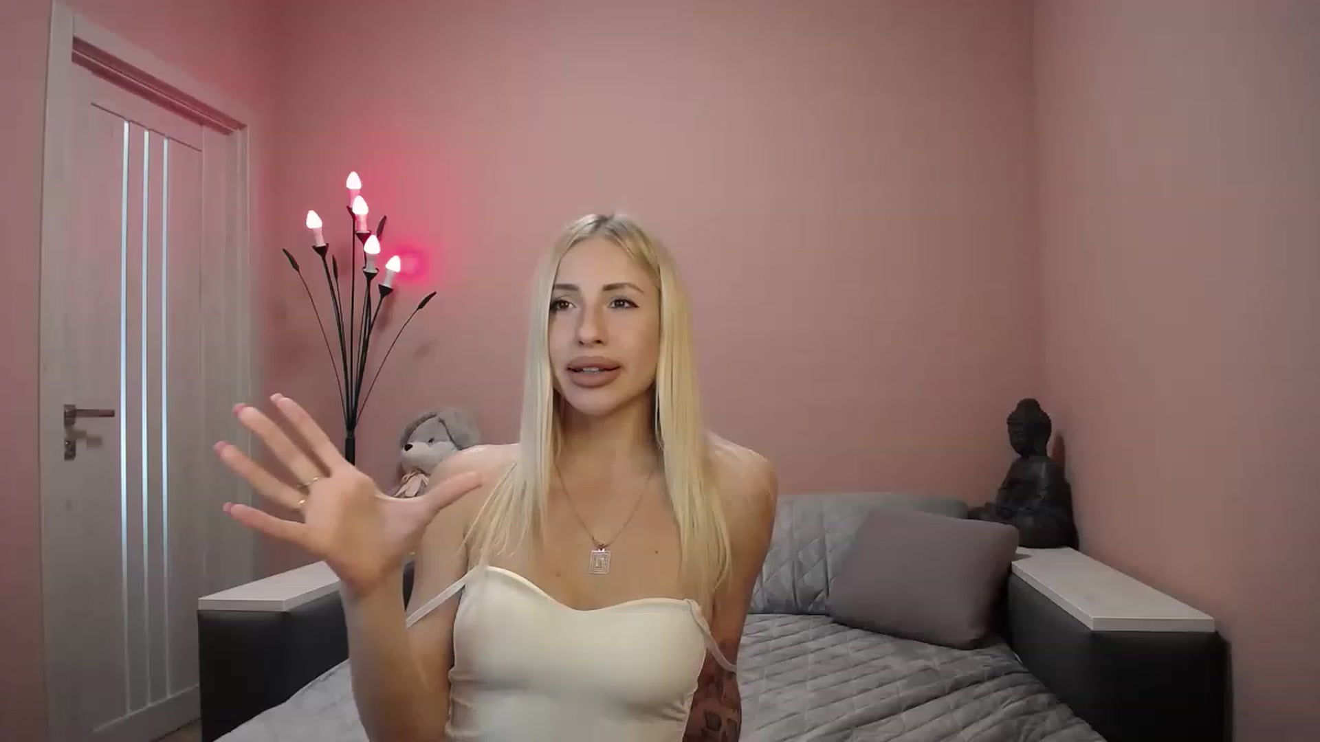 Gallery image thumbnail from KimKalash's myfreecams stream on, 06/24/2023, 08:56 image 12 of 20