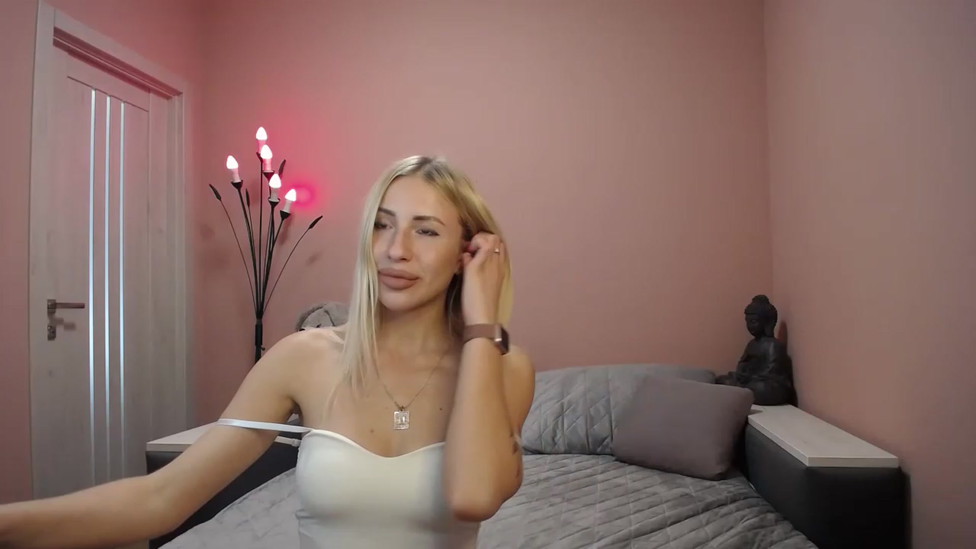 Gallery image thumbnail from KimKalash's myfreecams stream on, 06/24/2023, 08:56 image 6 of 20