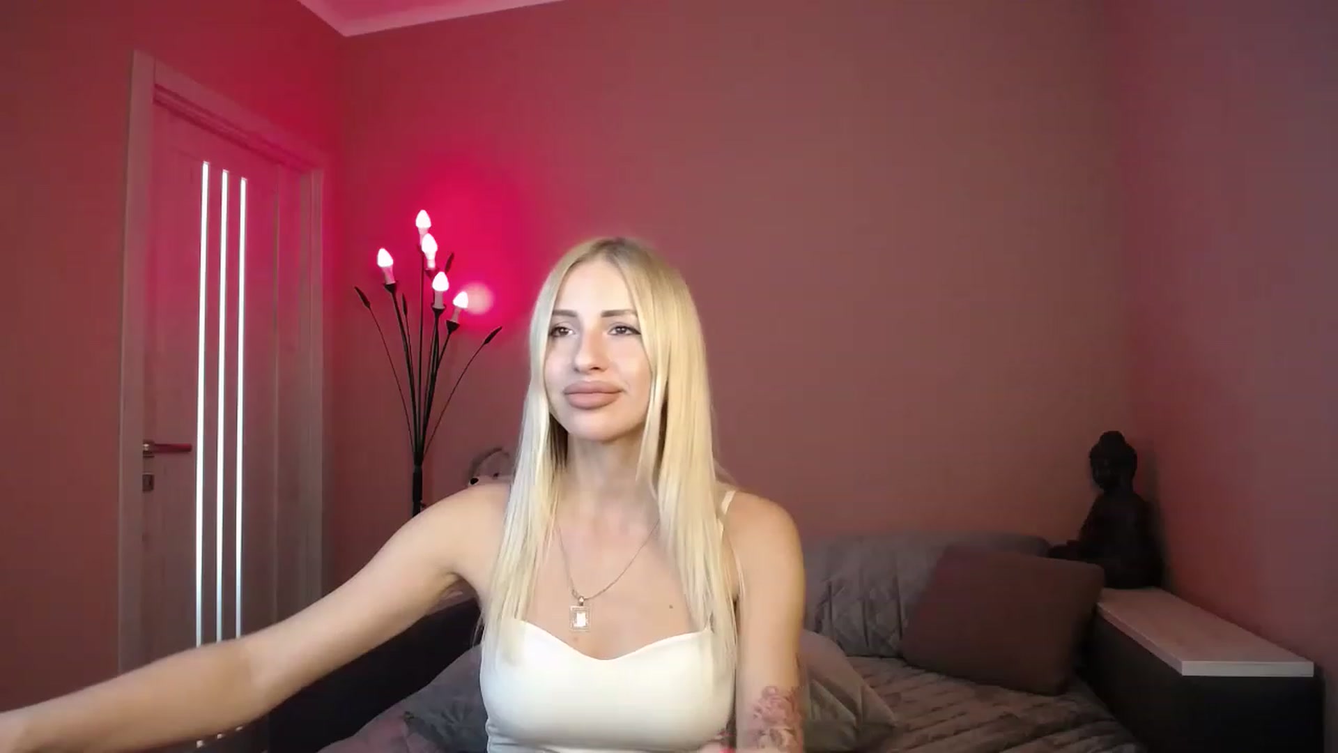 Gallery image thumbnail from KimKalash's myfreecams stream on, 06/24/2023, 10:01 image 6 of 20
