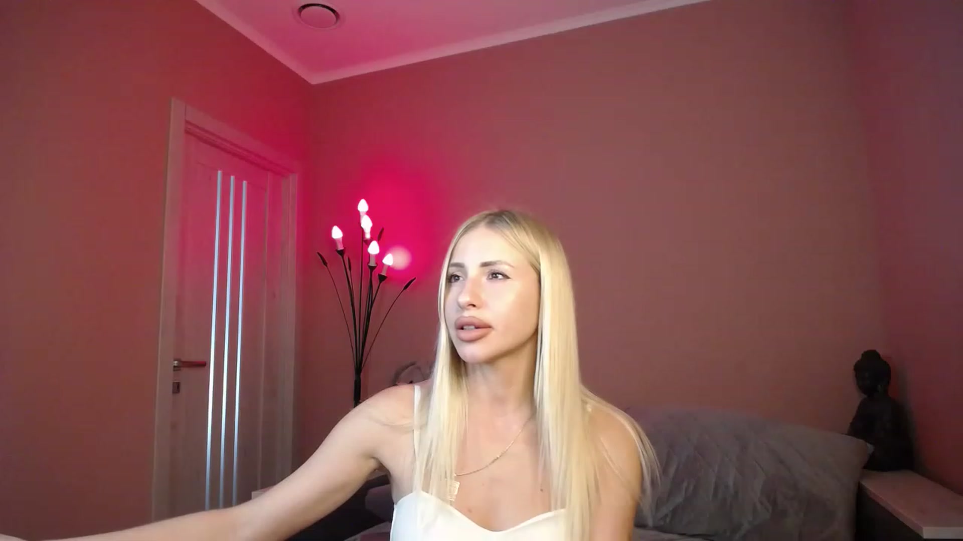 Gallery image thumbnail from KimKalash's myfreecams stream on, 06/24/2023, 13:12 image 8 of 20