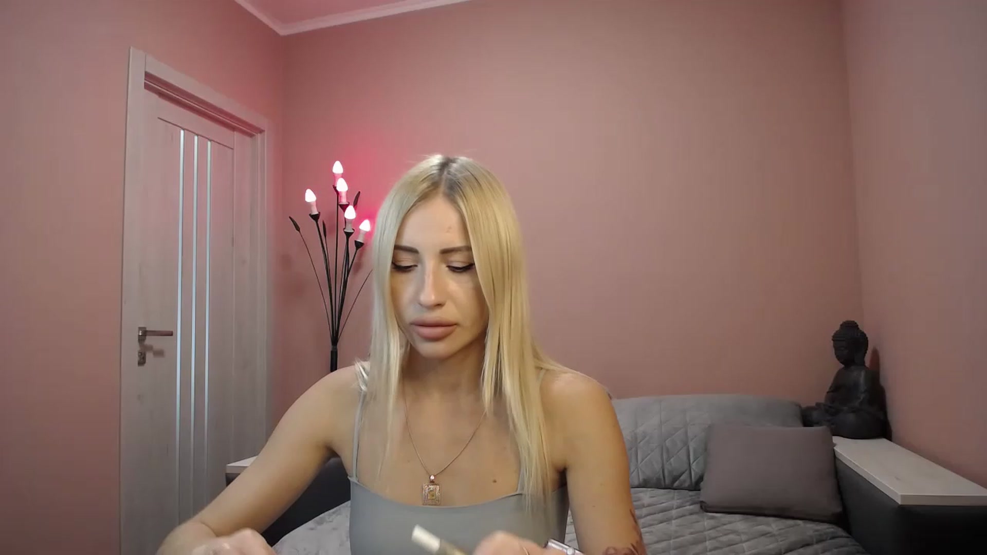 Gallery image thumbnail from KimKalash's myfreecams stream on, 06/25/2023, 09:05 image 3 of 20