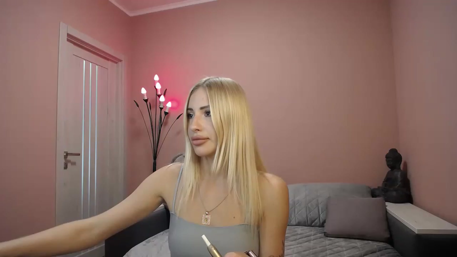 Gallery image thumbnail from KimKalash's myfreecams stream on, 06/25/2023, 09:05 image 4 of 20