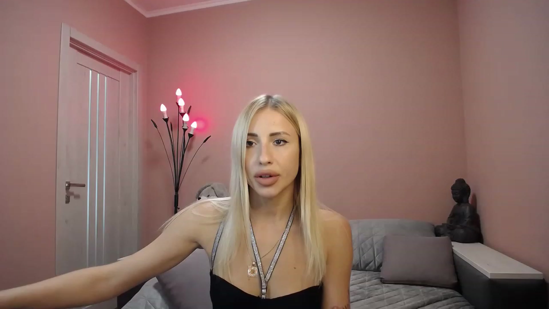 Gallery image thumbnail from KimKalash's myfreecams stream on, 06/25/2023, 12:52 image 2 of 20