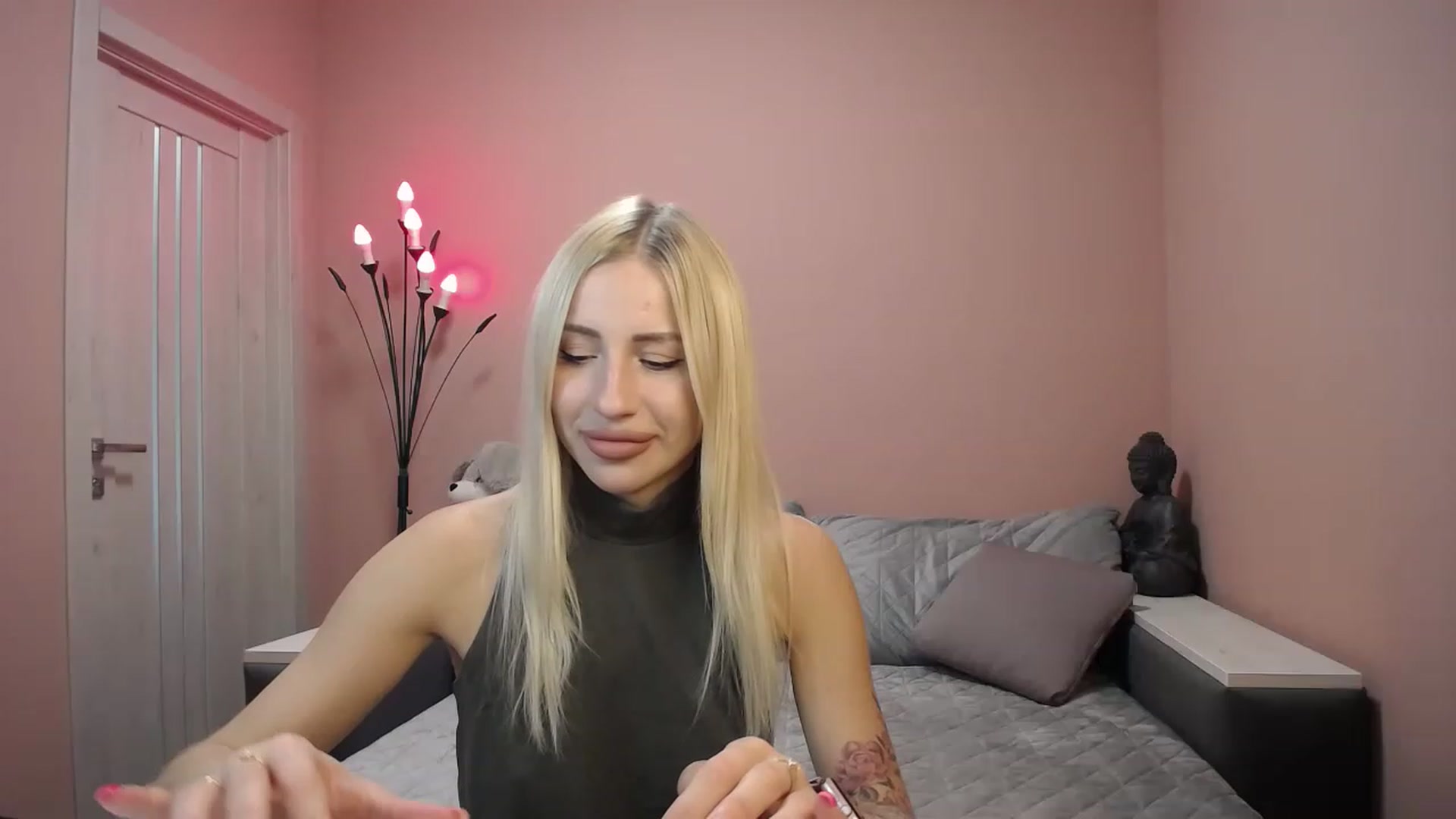 Gallery image thumbnail from KimKalash's myfreecams stream on, 06/28/2023, 09:01 image 7 of 20