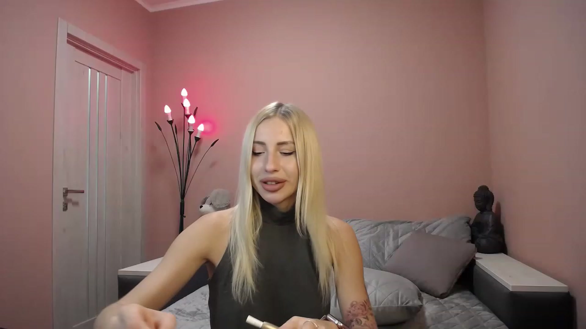 Gallery image thumbnail from KimKalash's myfreecams stream on, 06/28/2023, 09:36 image 12 of 20