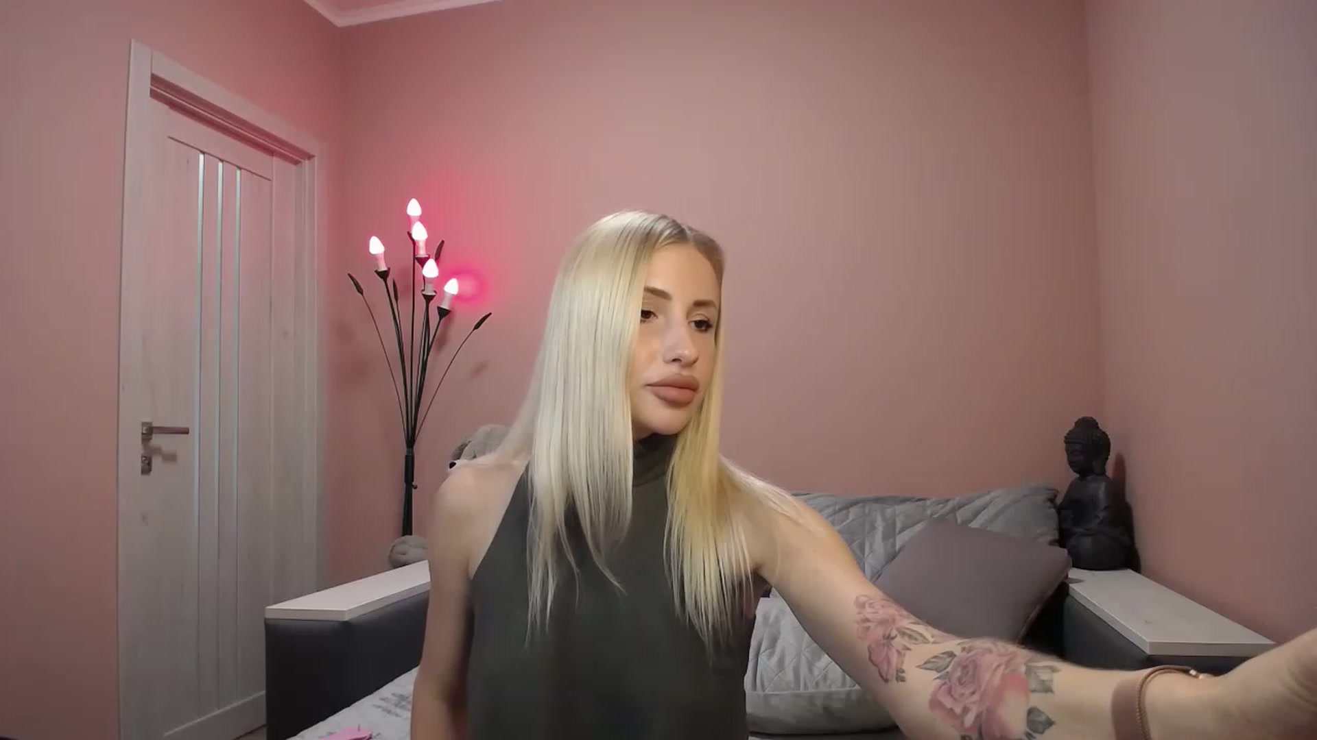 Gallery image thumbnail from KimKalash's myfreecams stream on, 06/28/2023, 09:36 image 16 of 20