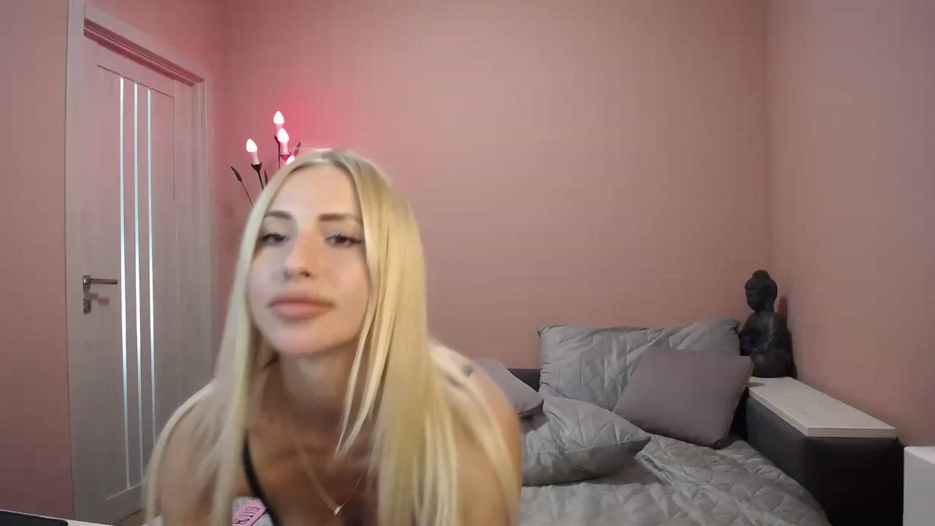 Gallery image thumbnail from KimKalash's myfreecams stream on, 06/30/2023, 12:33 image 20 of 20