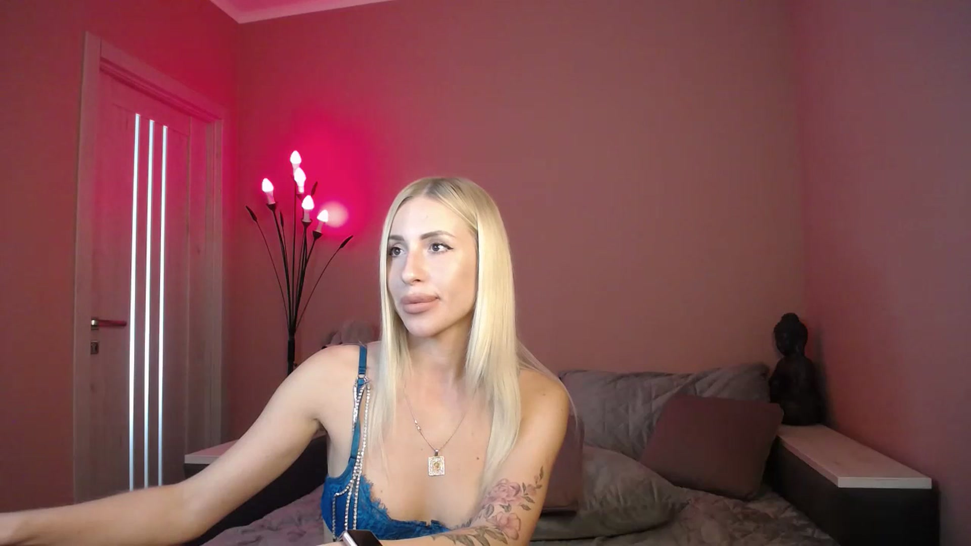 Gallery image thumbnail from KimKalash's myfreecams stream on, 07/01/2023, 11:44 image 17 of 20