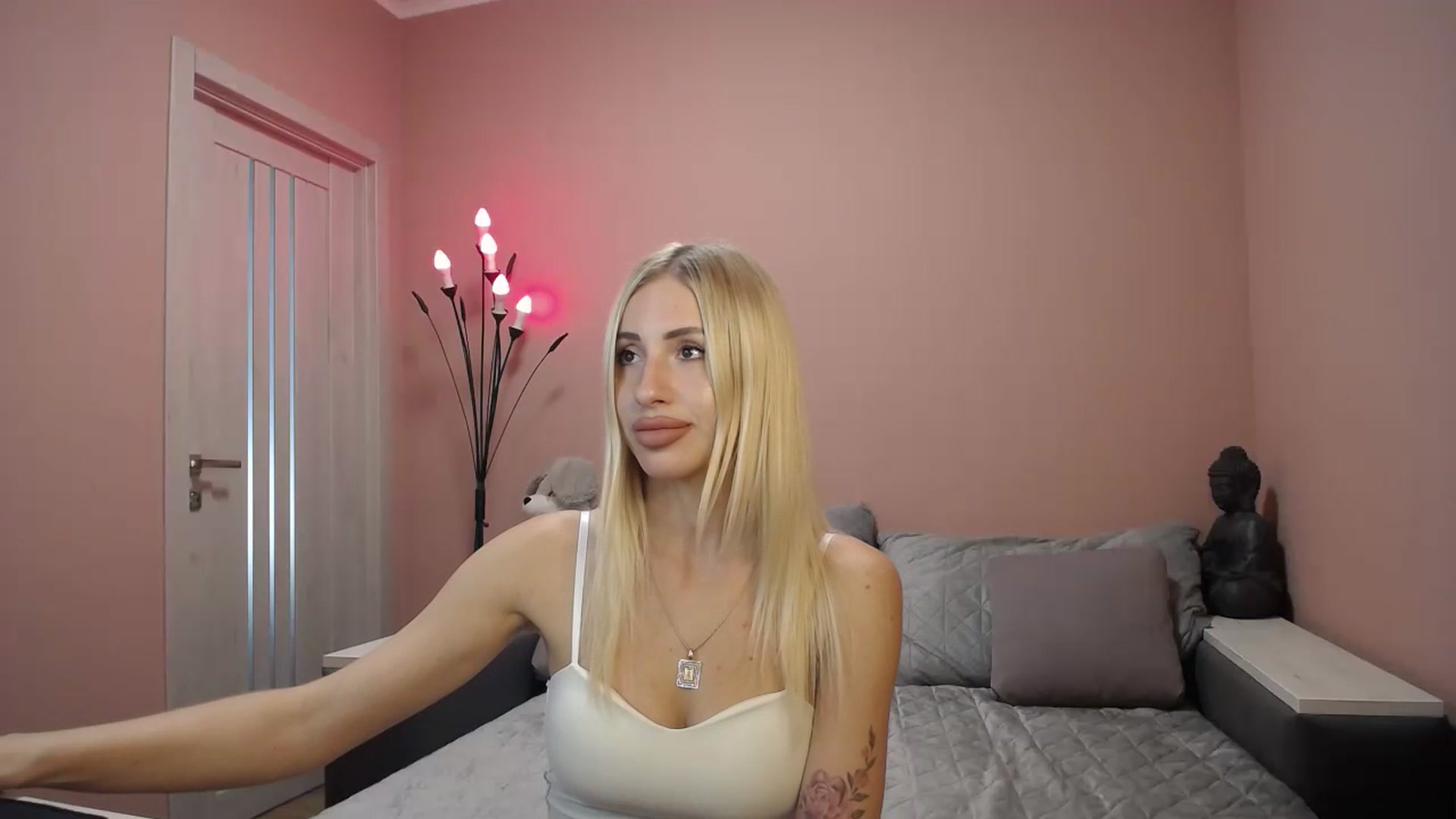 Gallery image thumbnail from KimKalash's myfreecams stream on, 07/02/2023, 08:49 image 18 of 20