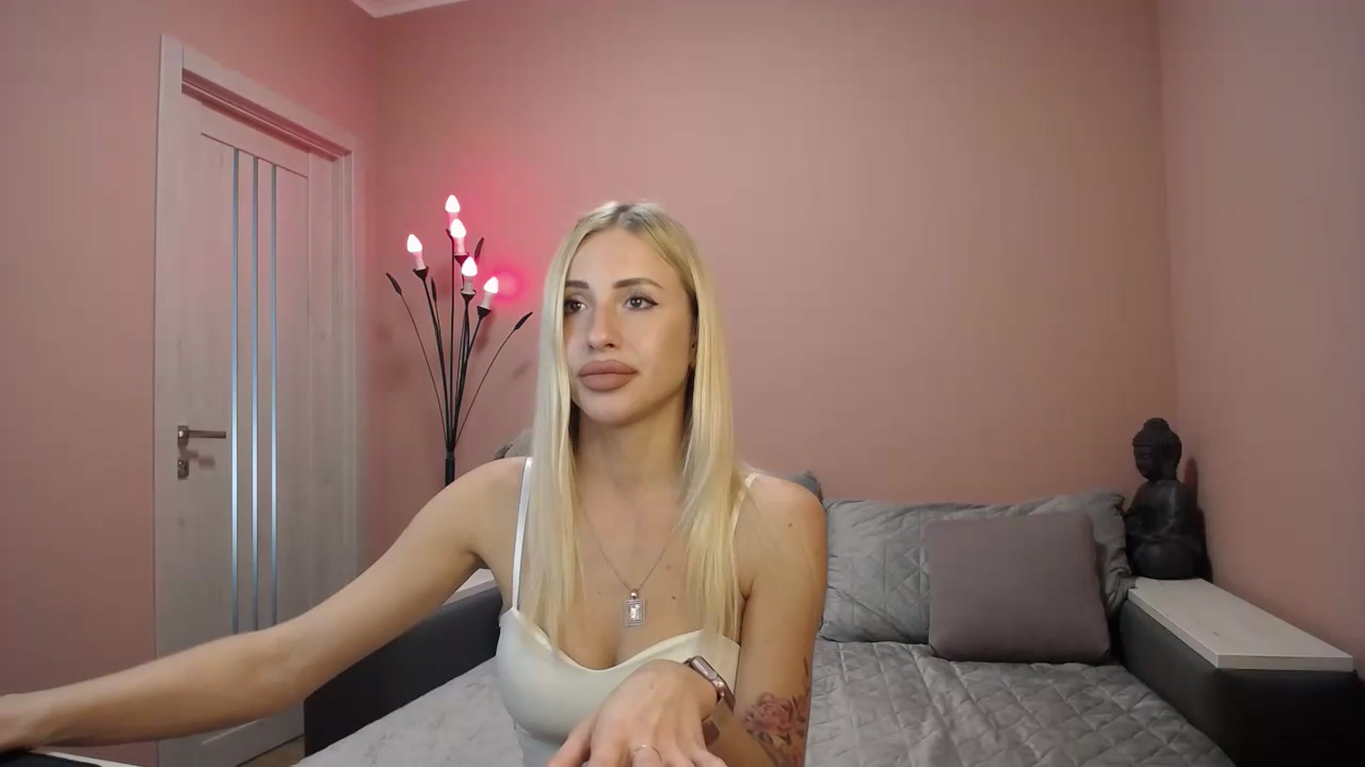Gallery image thumbnail from KimKalash's myfreecams stream on, 07/02/2023, 08:49 image 6 of 20